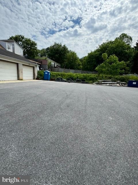 2806 CEDARHURST ROAD