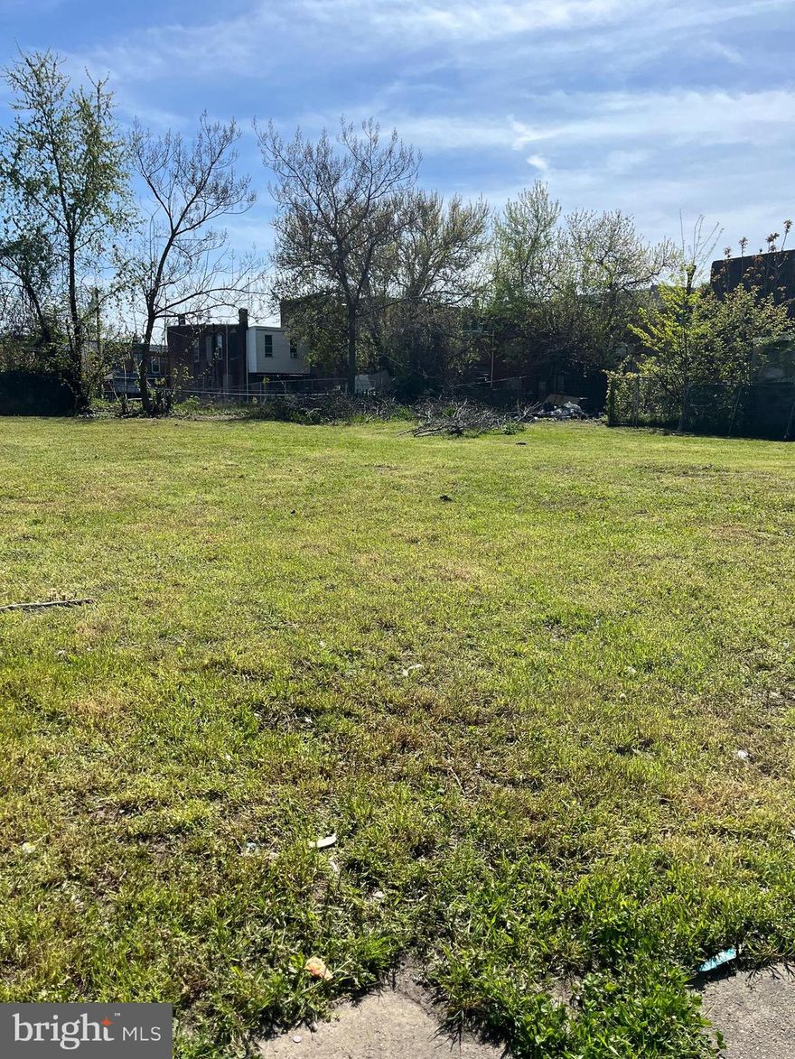 Discover an incredible opportunity in a high-demand, fast-growing neighborhood! This lot is surrounded by plenty of new construction. It can be bundled at a discounted package price with 2128, 2130, and 2134 W Toronto St. Ideal for builders and investors looking to scale in a rapidly developing corridor. Motivated seller—bring your offer.