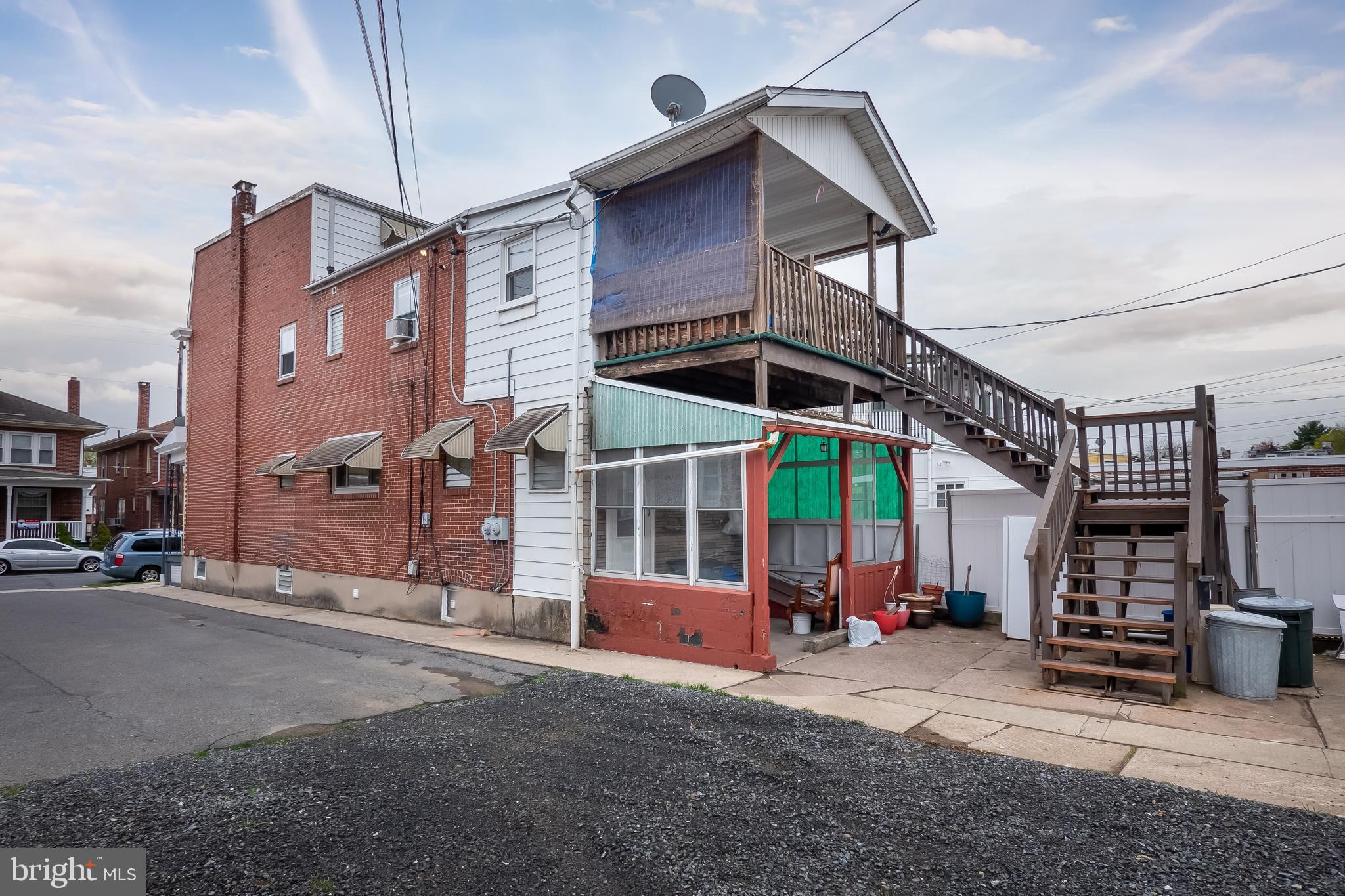 HYDE PARK - Residential Income