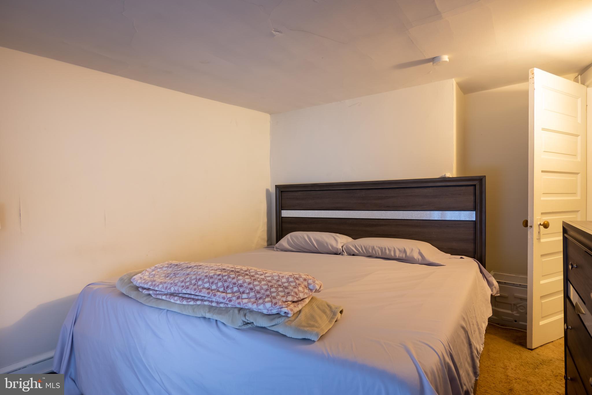 HYDE PARK - Residential Income