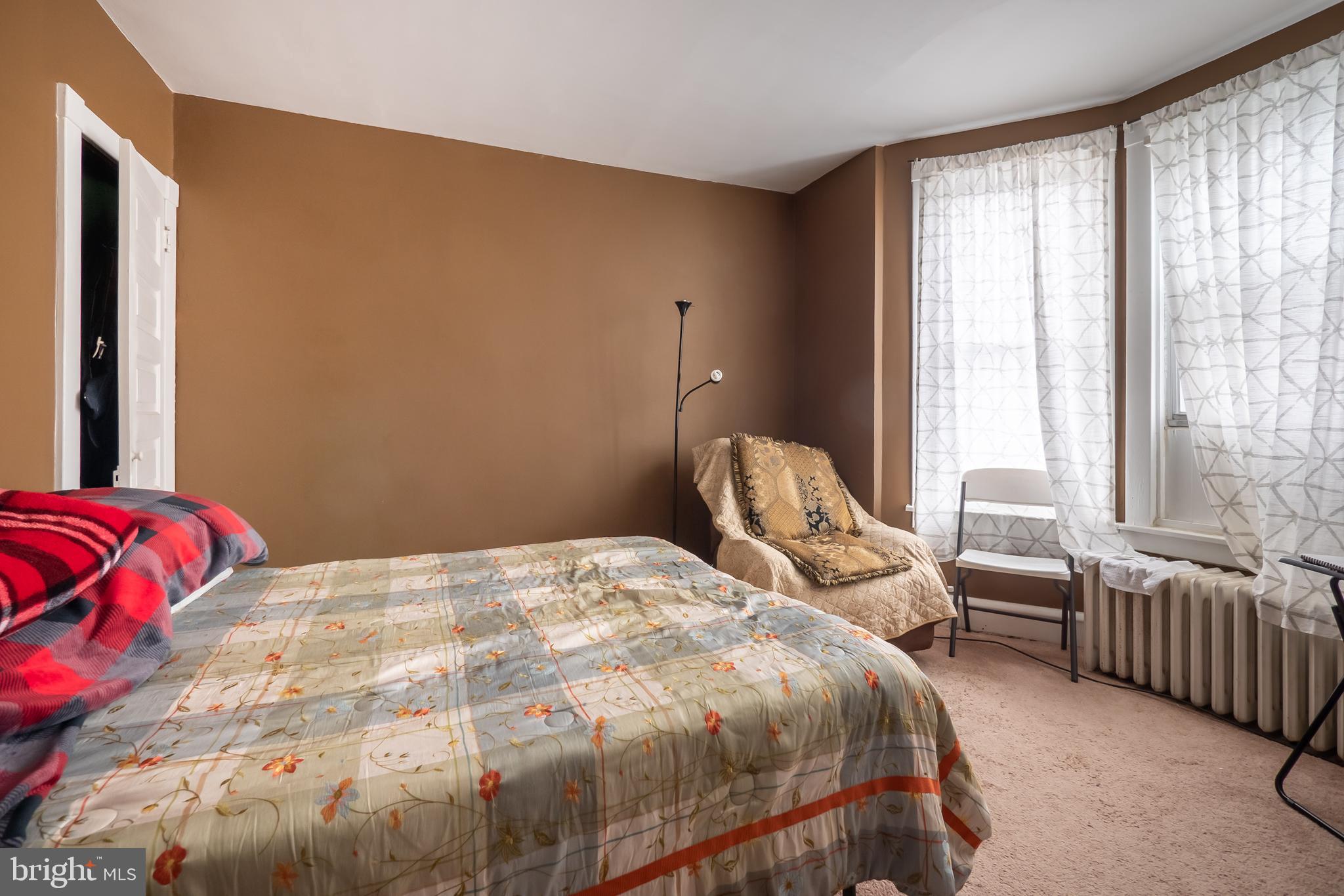 HYDE PARK - Residential Income