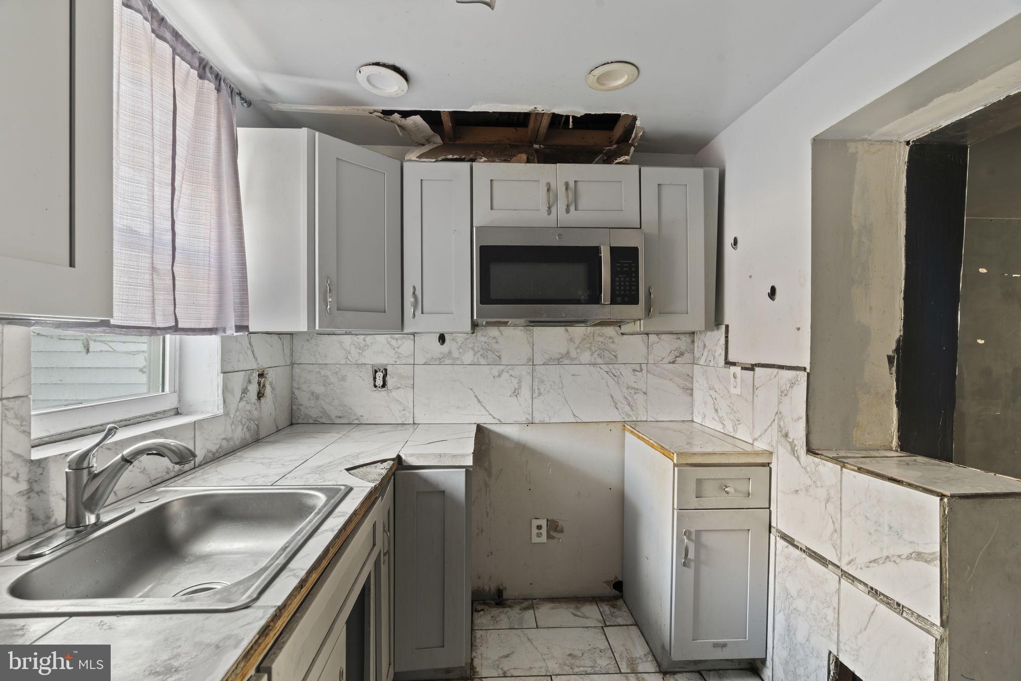 POINT BREEZE - Residential