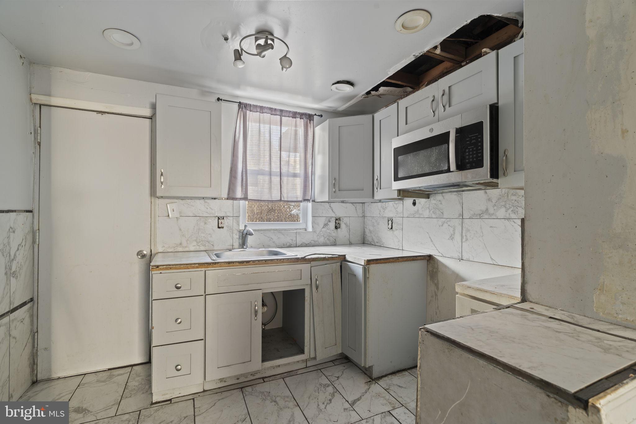 POINT BREEZE - Residential