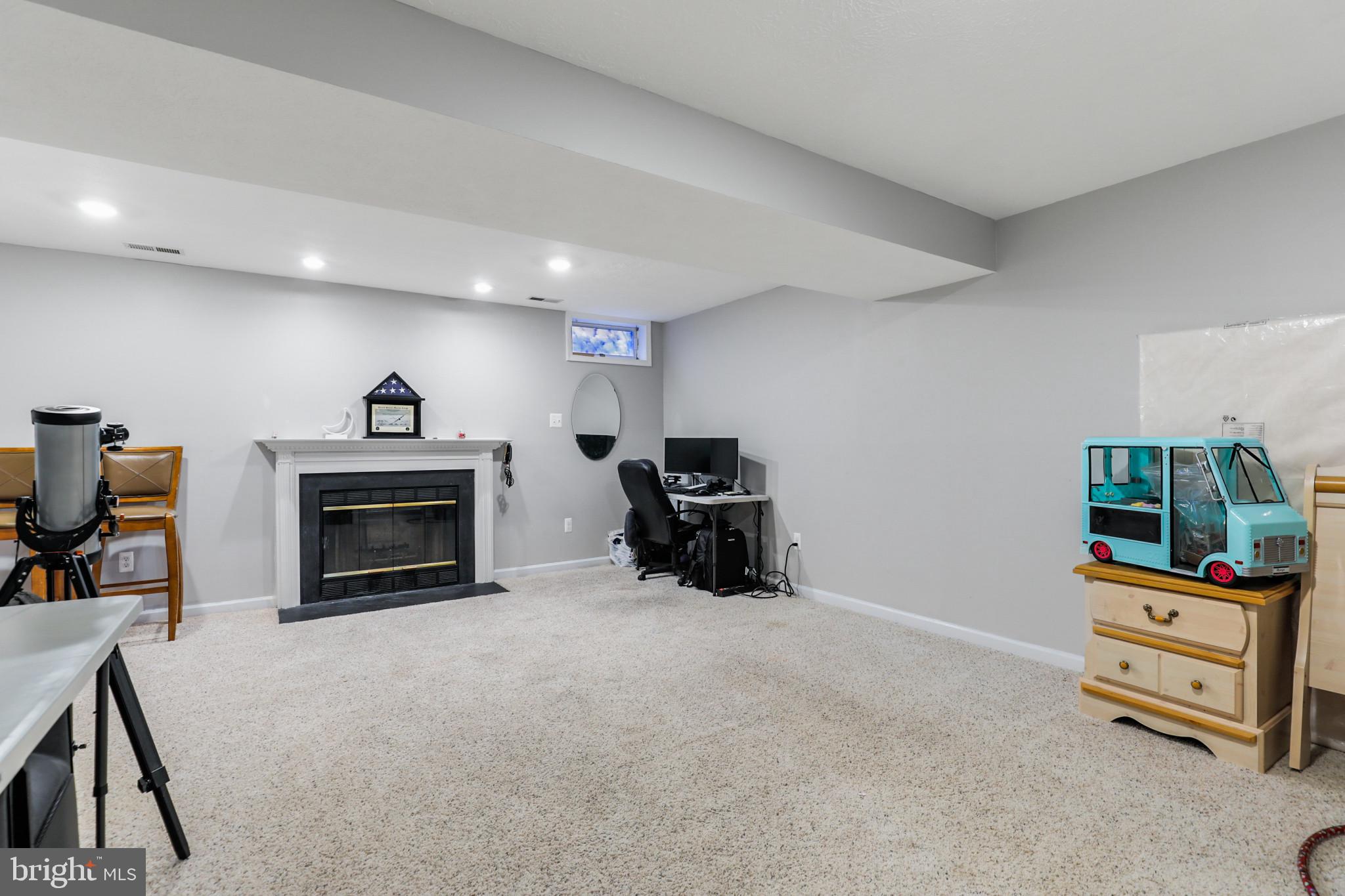 CASTLE STONE AT WHITE MARSH - Residential