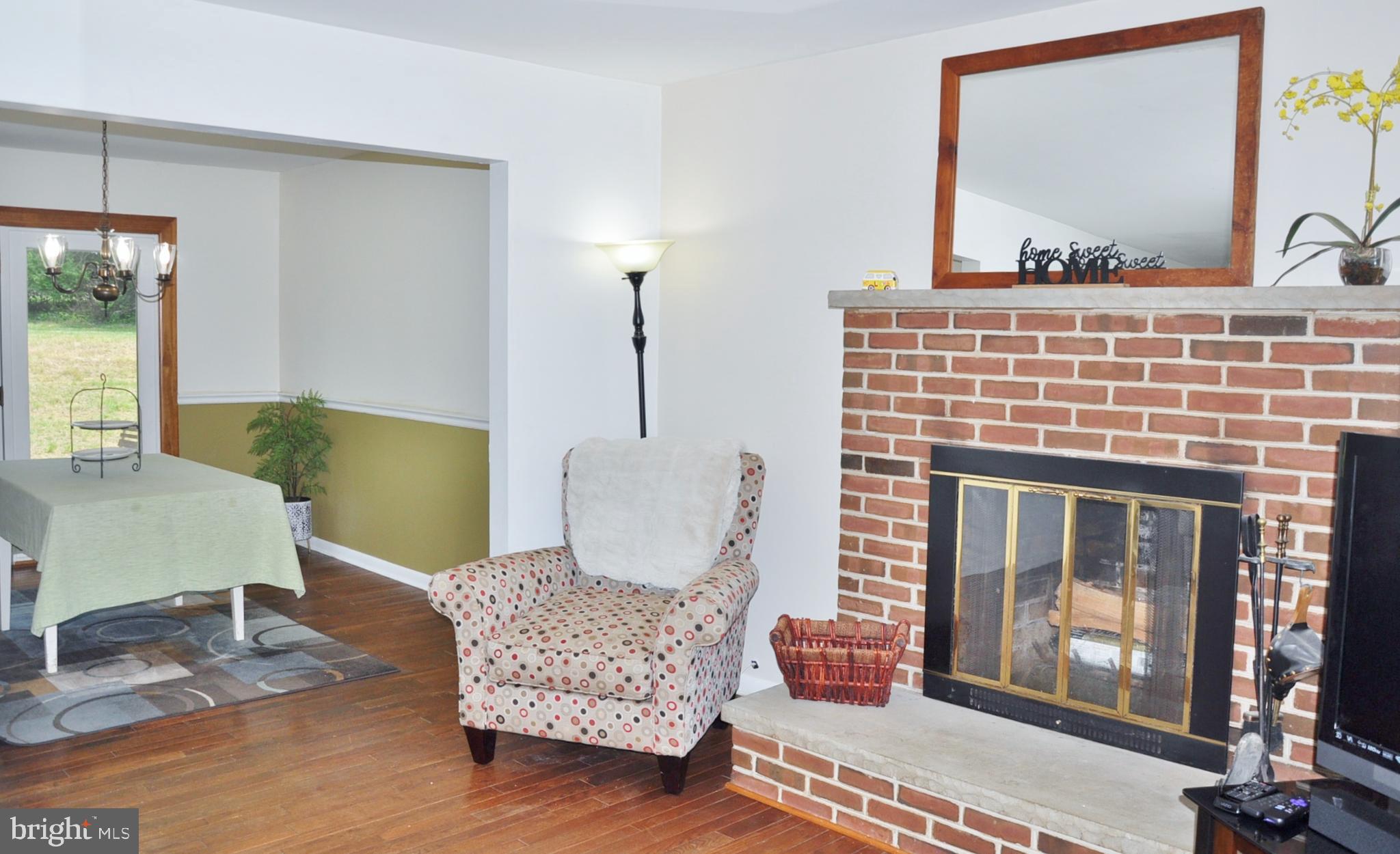 WHITE HALL - Residential