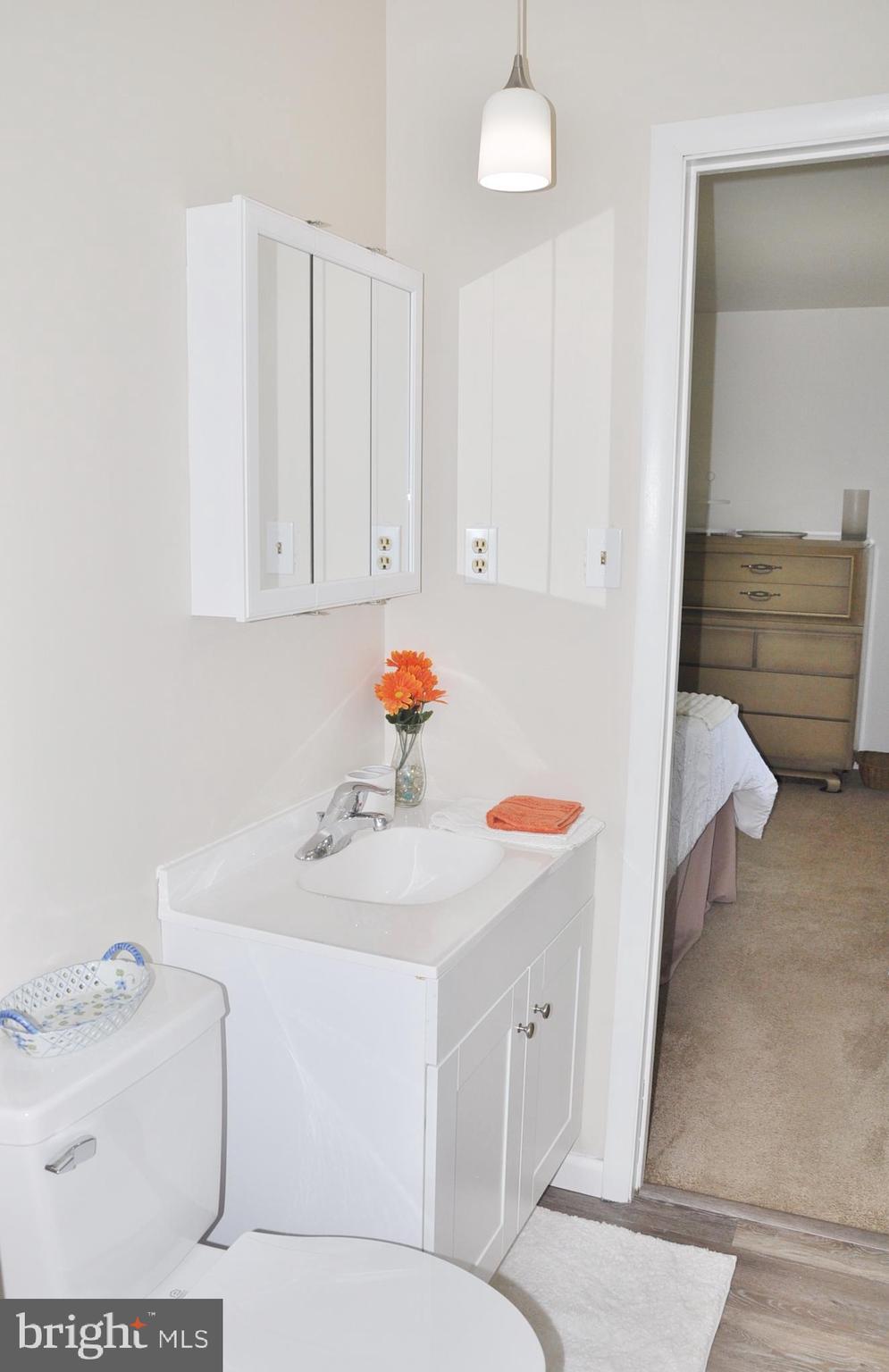 WHITE HALL - Residential