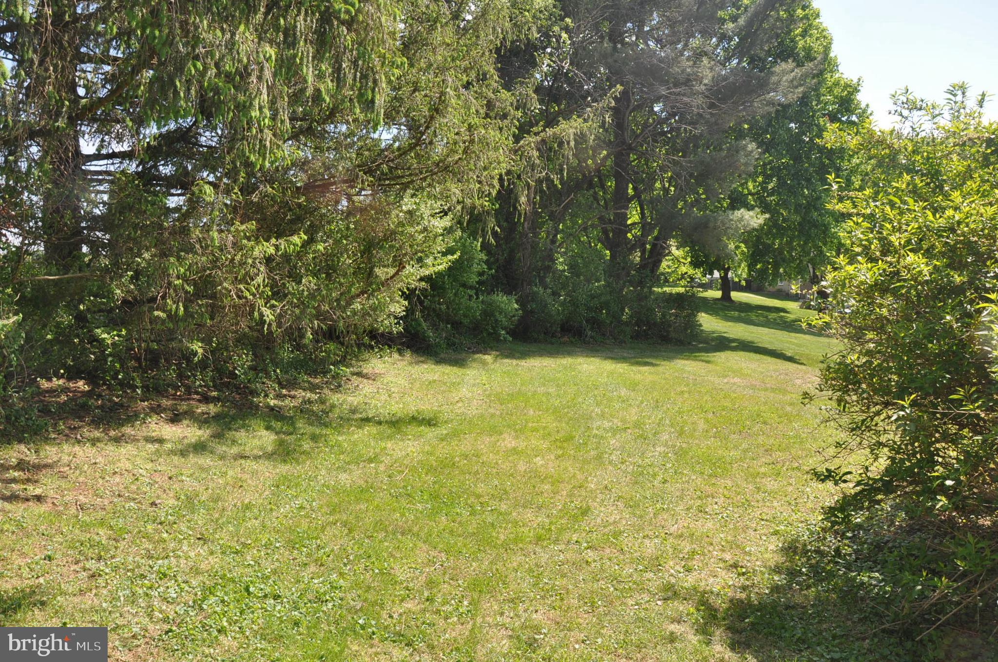 WHITE HALL - Residential