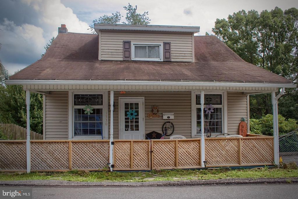 Photo of 1530 Fern Street W, COAL TOWNSHIP, PA 17866 (MLS # PANU2002518)