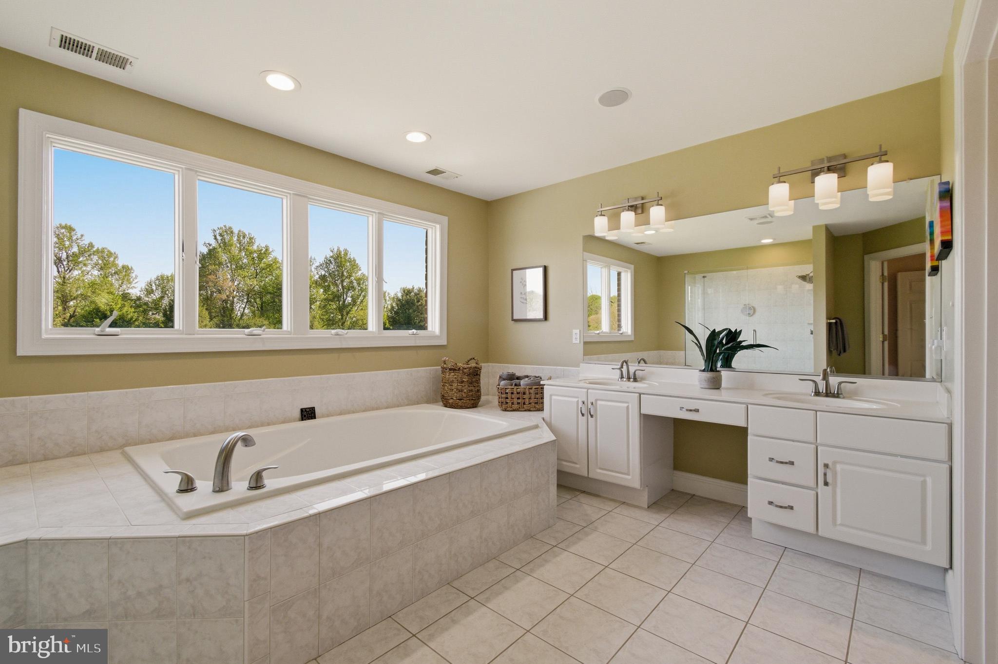 QUARTERFIELD - Residential