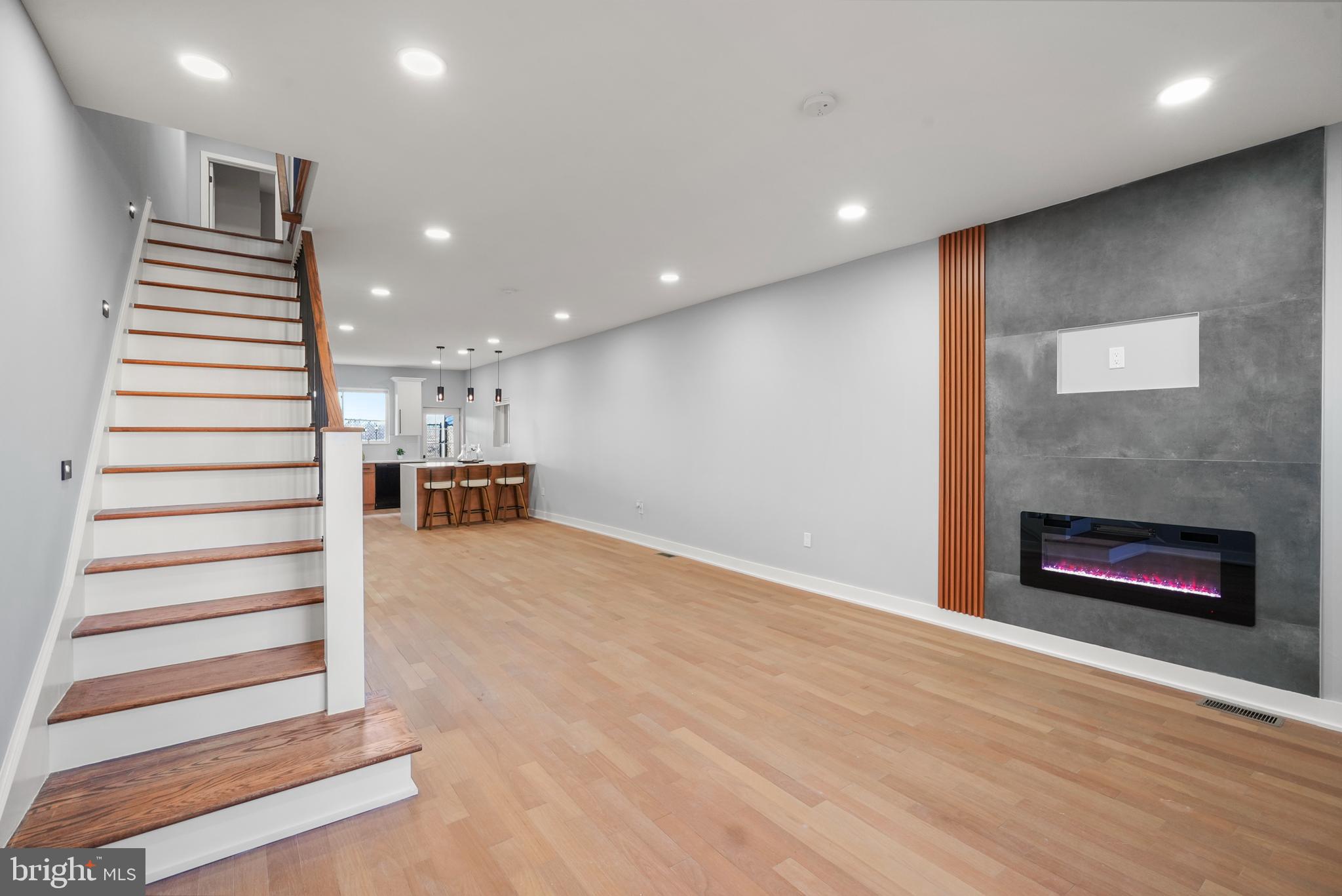 RICHMOND - Residential