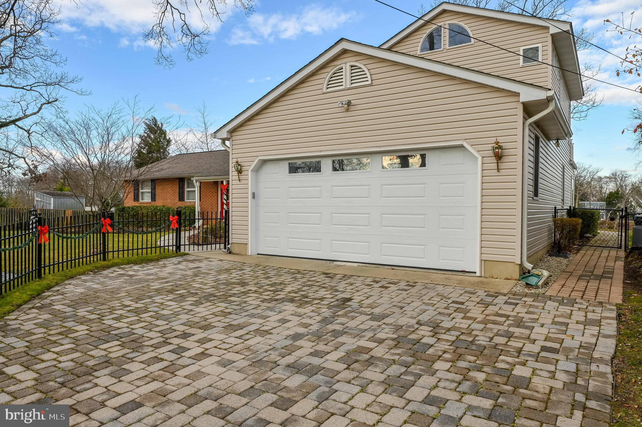 EDGEWATER - Residential