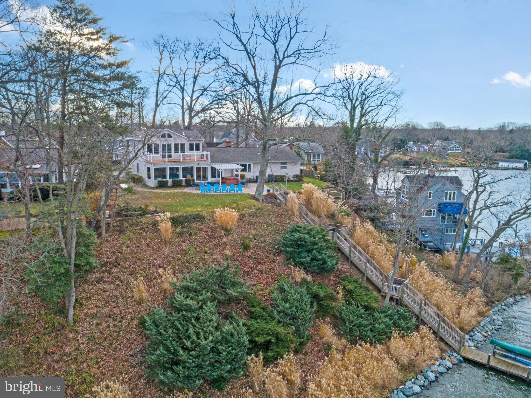 EDGEWATER - Residential