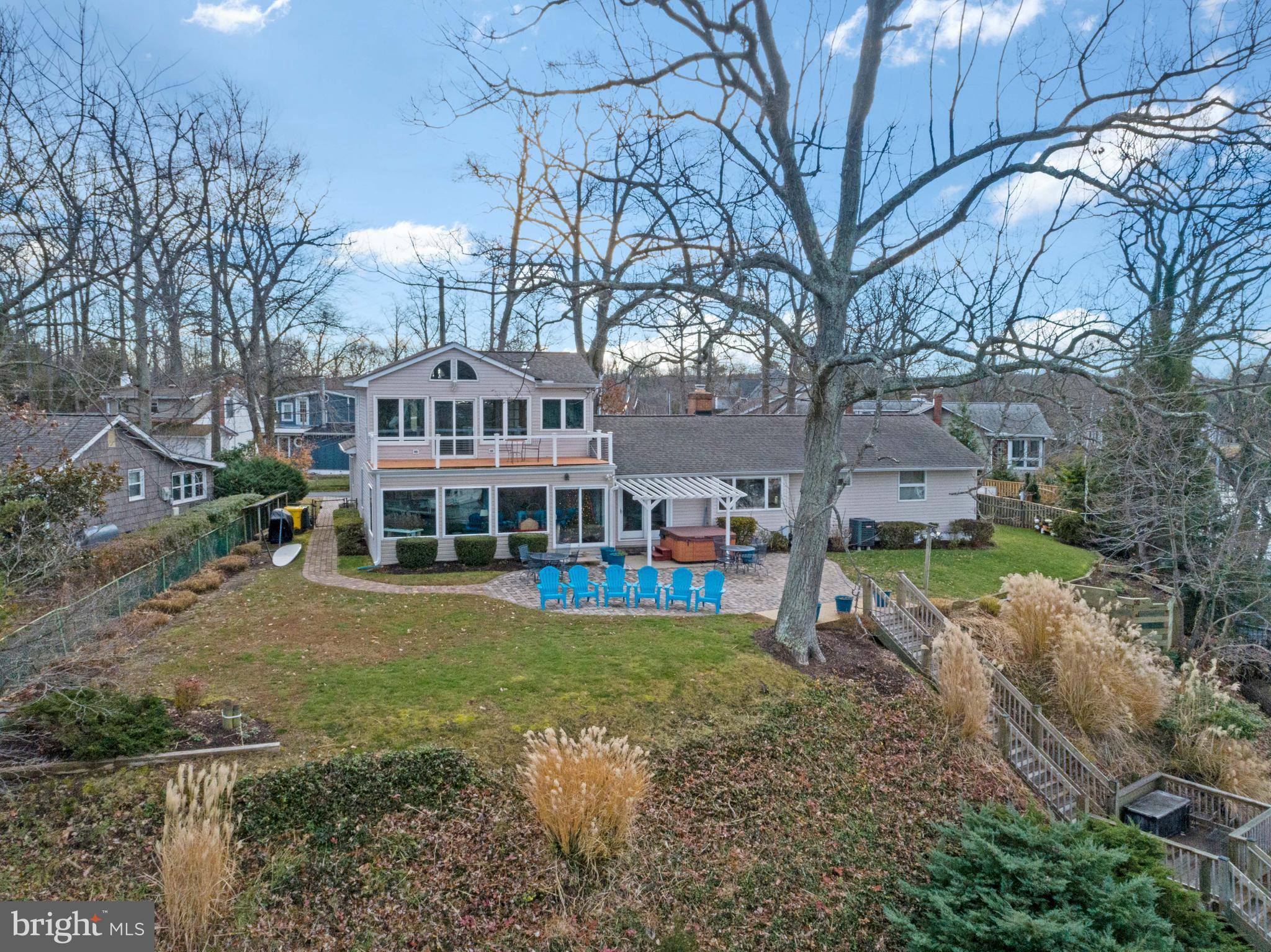 EDGEWATER - Residential