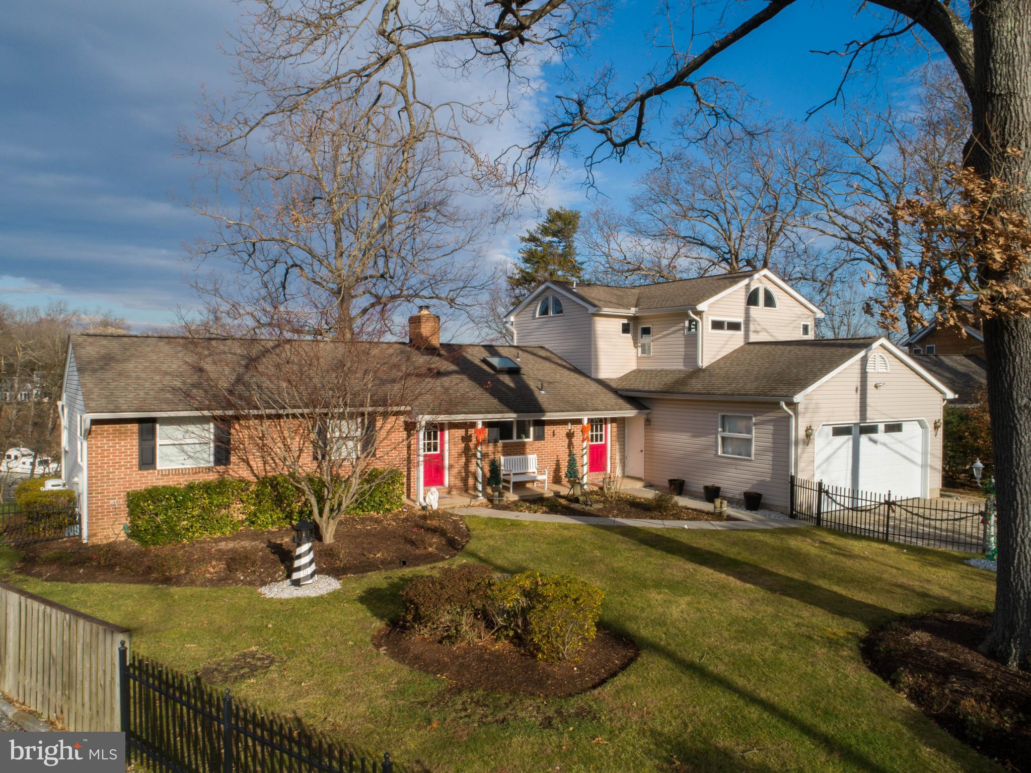 EDGEWATER - Residential