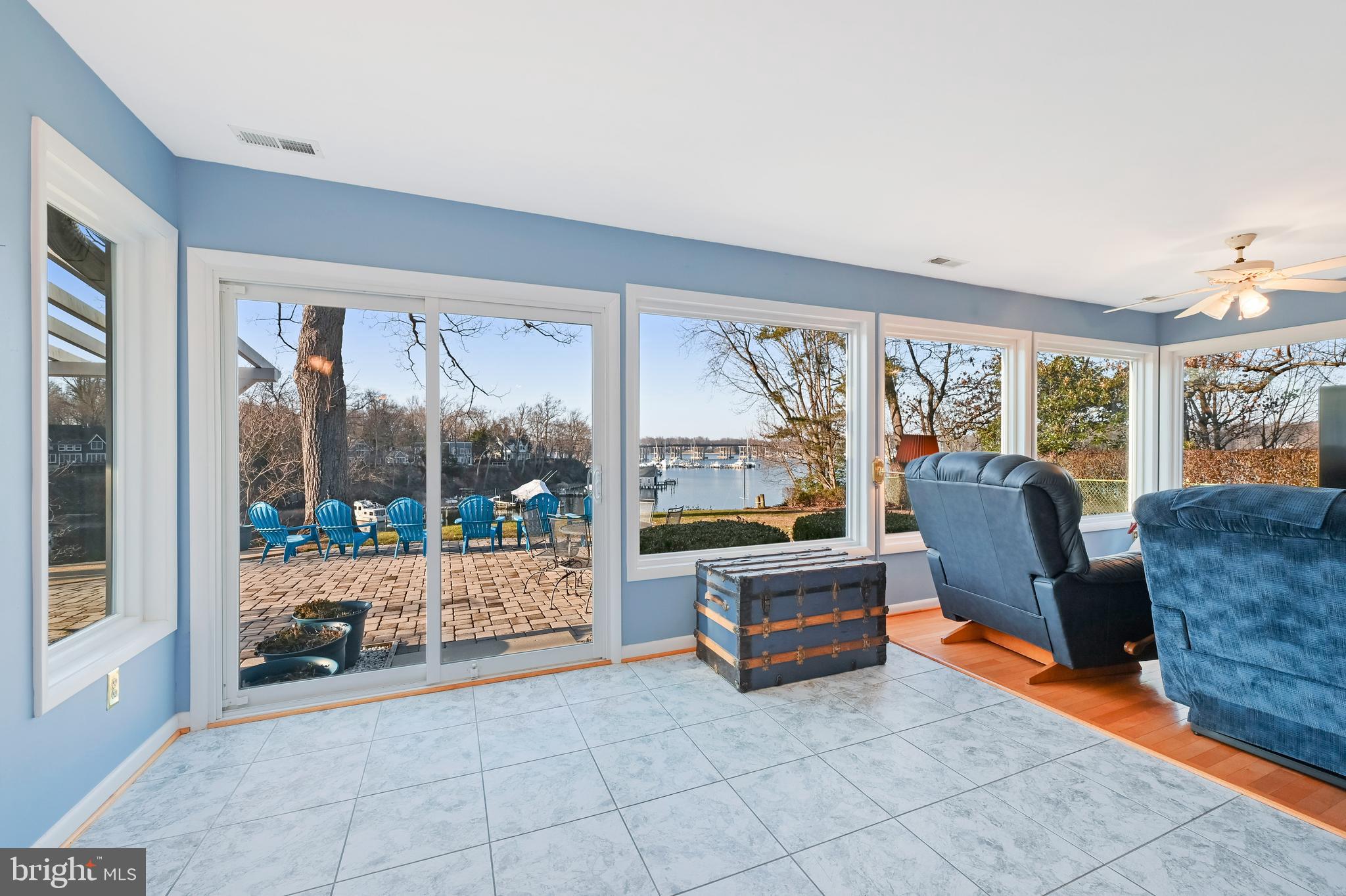 EDGEWATER - Residential