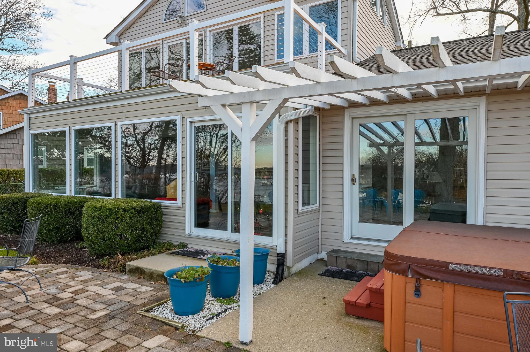 EDGEWATER - Residential