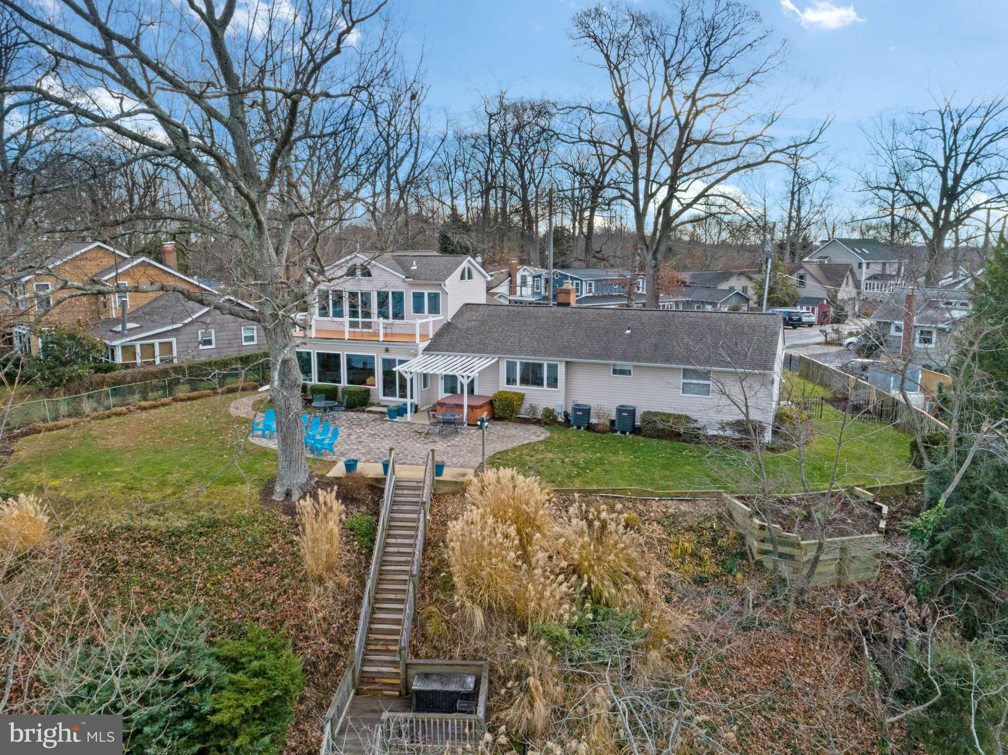 EDGEWATER - Residential