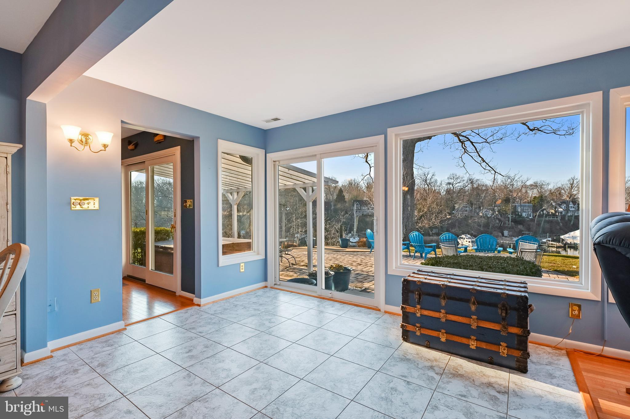 EDGEWATER - Residential