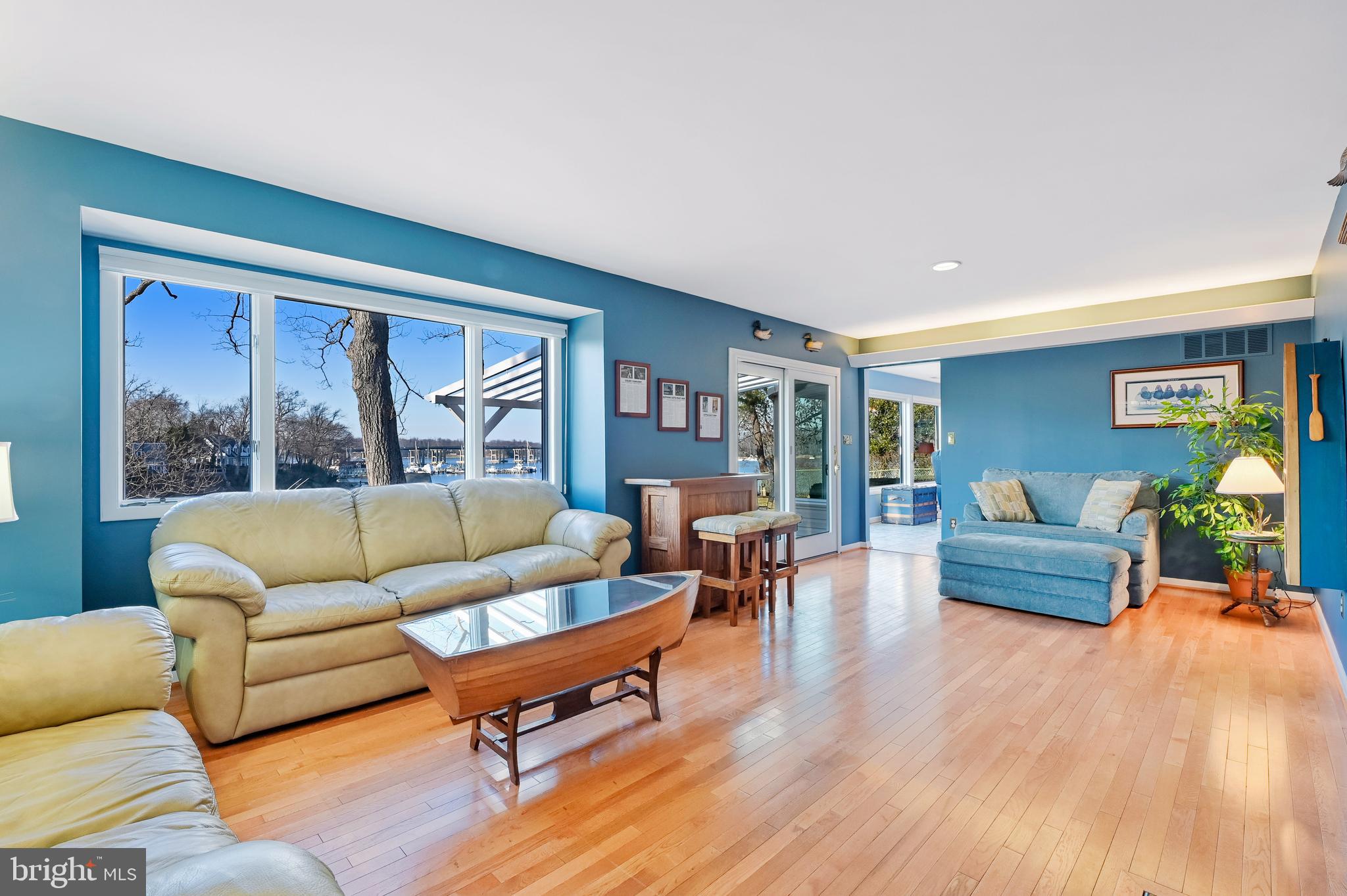 EDGEWATER - Residential