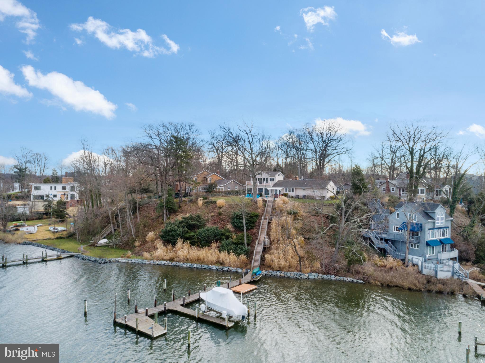 EDGEWATER - Residential