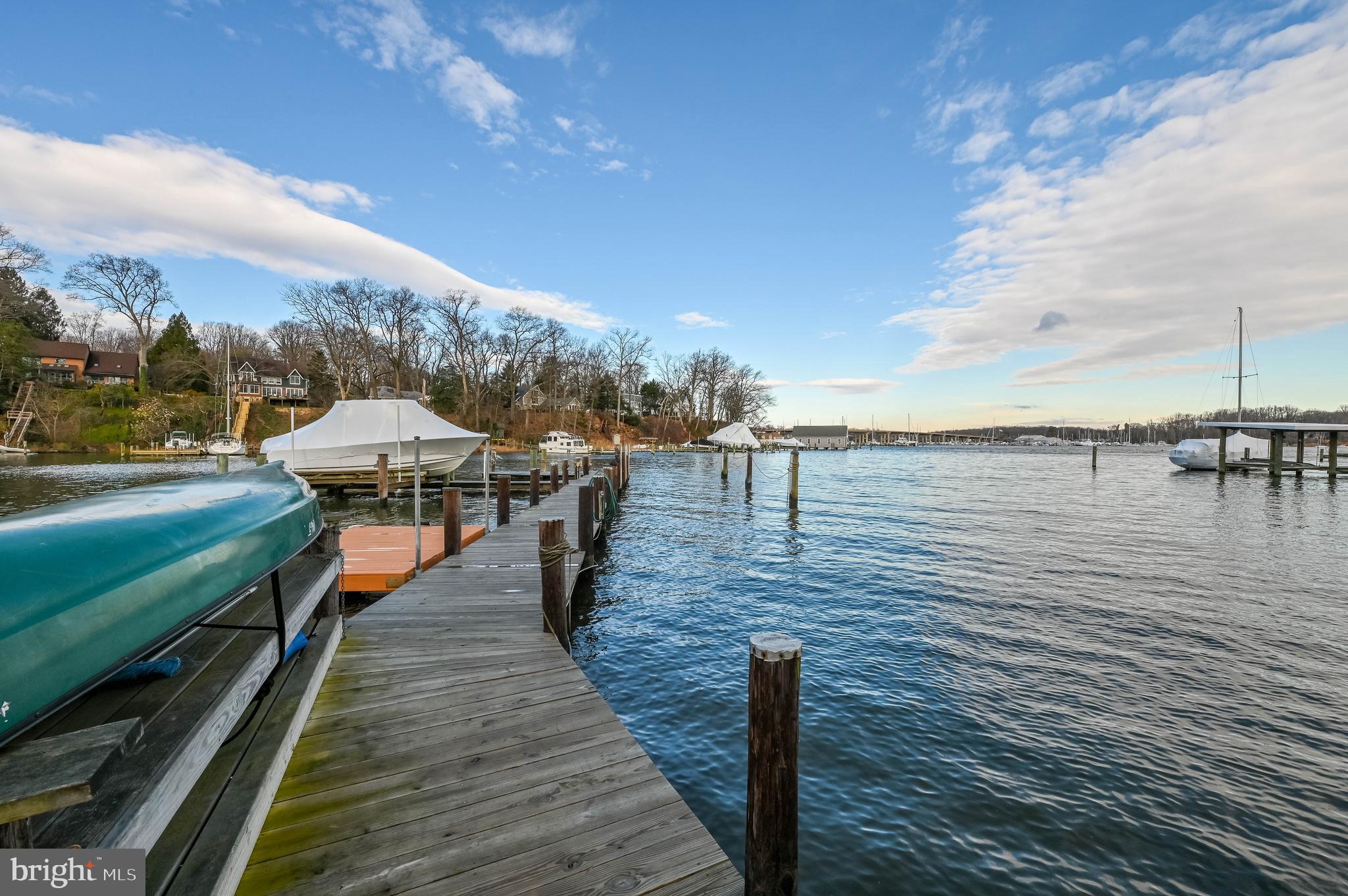 EDGEWATER - Residential