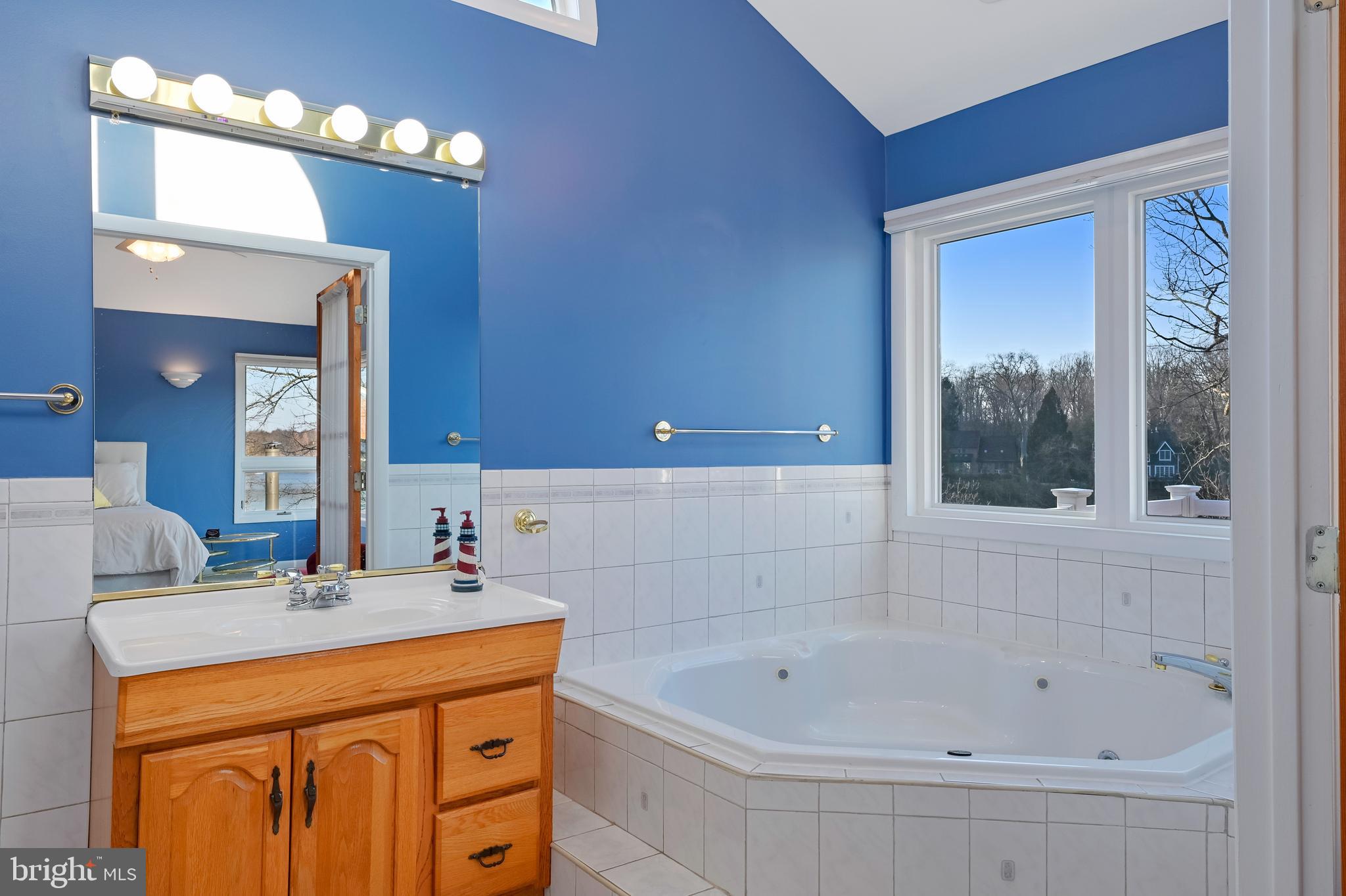 EDGEWATER - Residential