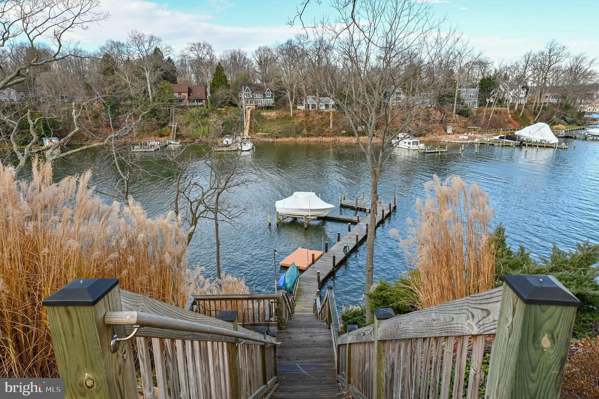 EDGEWATER - Residential