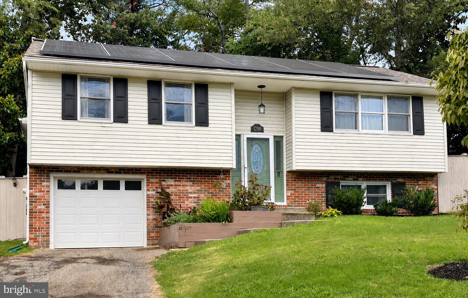 1280 CAPE ST CLAIRE ROAD