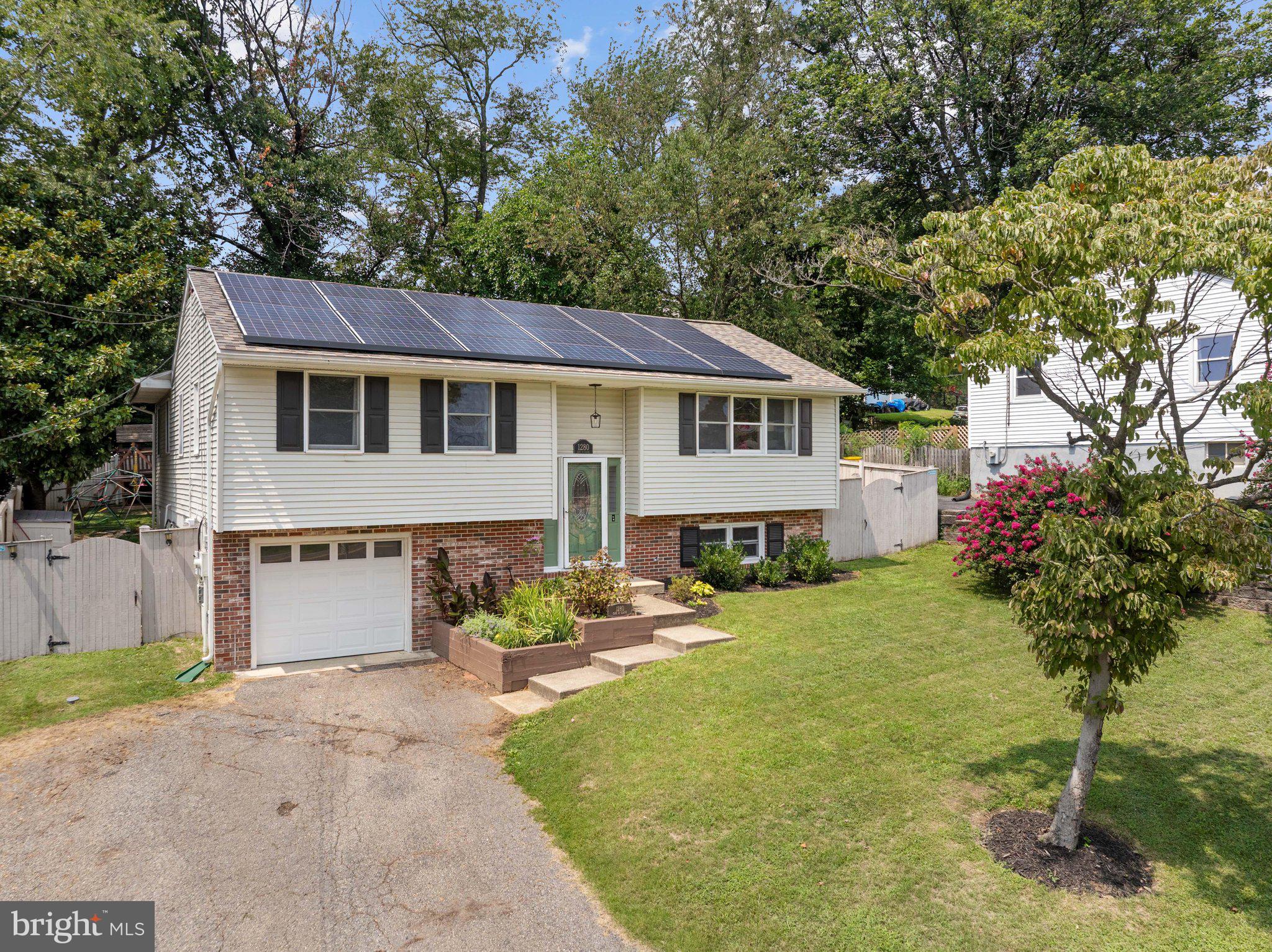 1280 CAPE ST CLAIRE ROAD