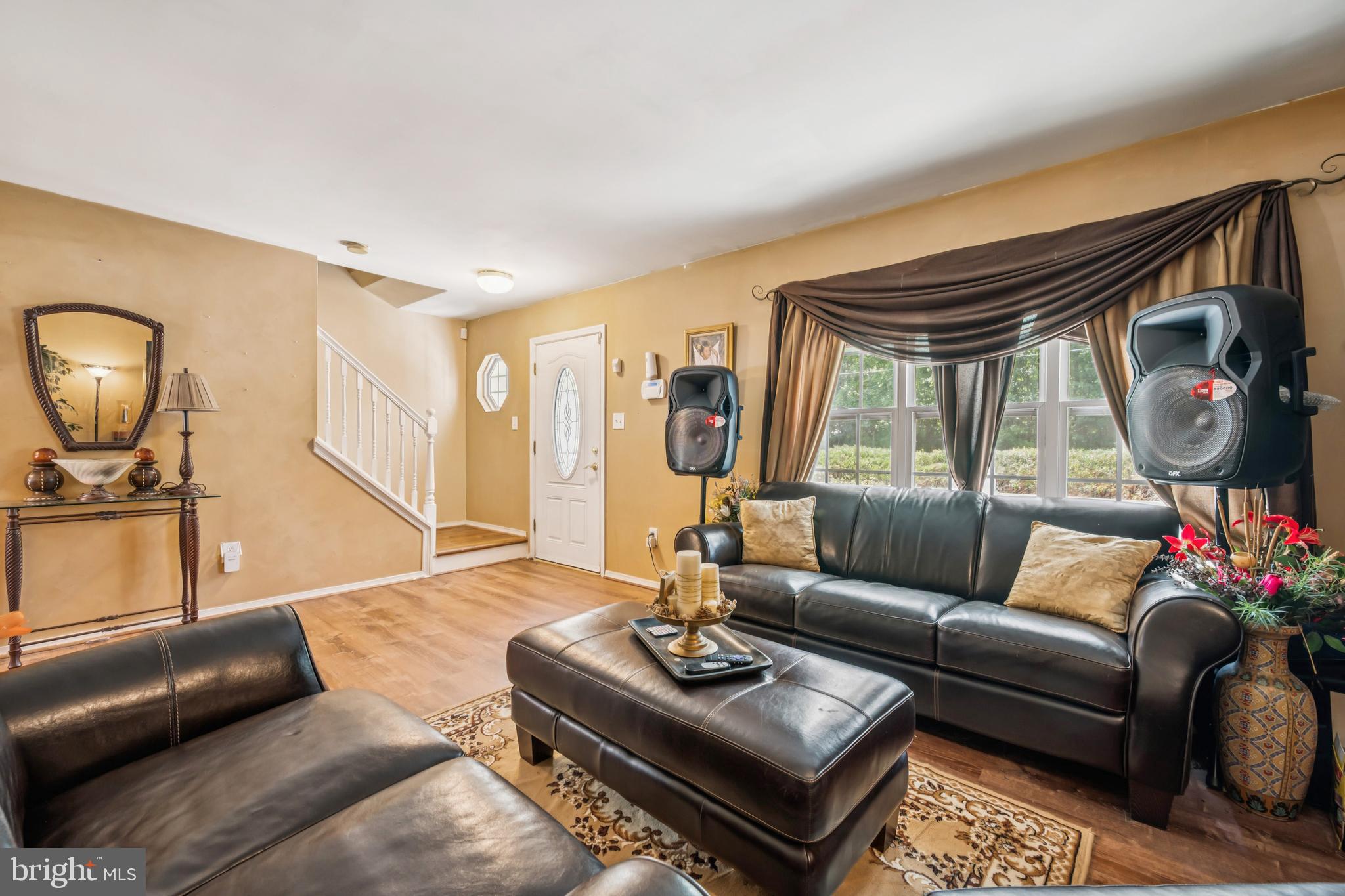 975 LINDSEY DRIVE