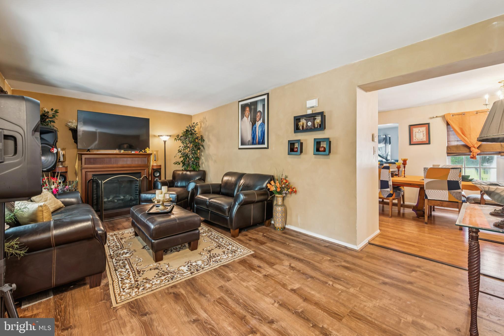 975 LINDSEY DRIVE