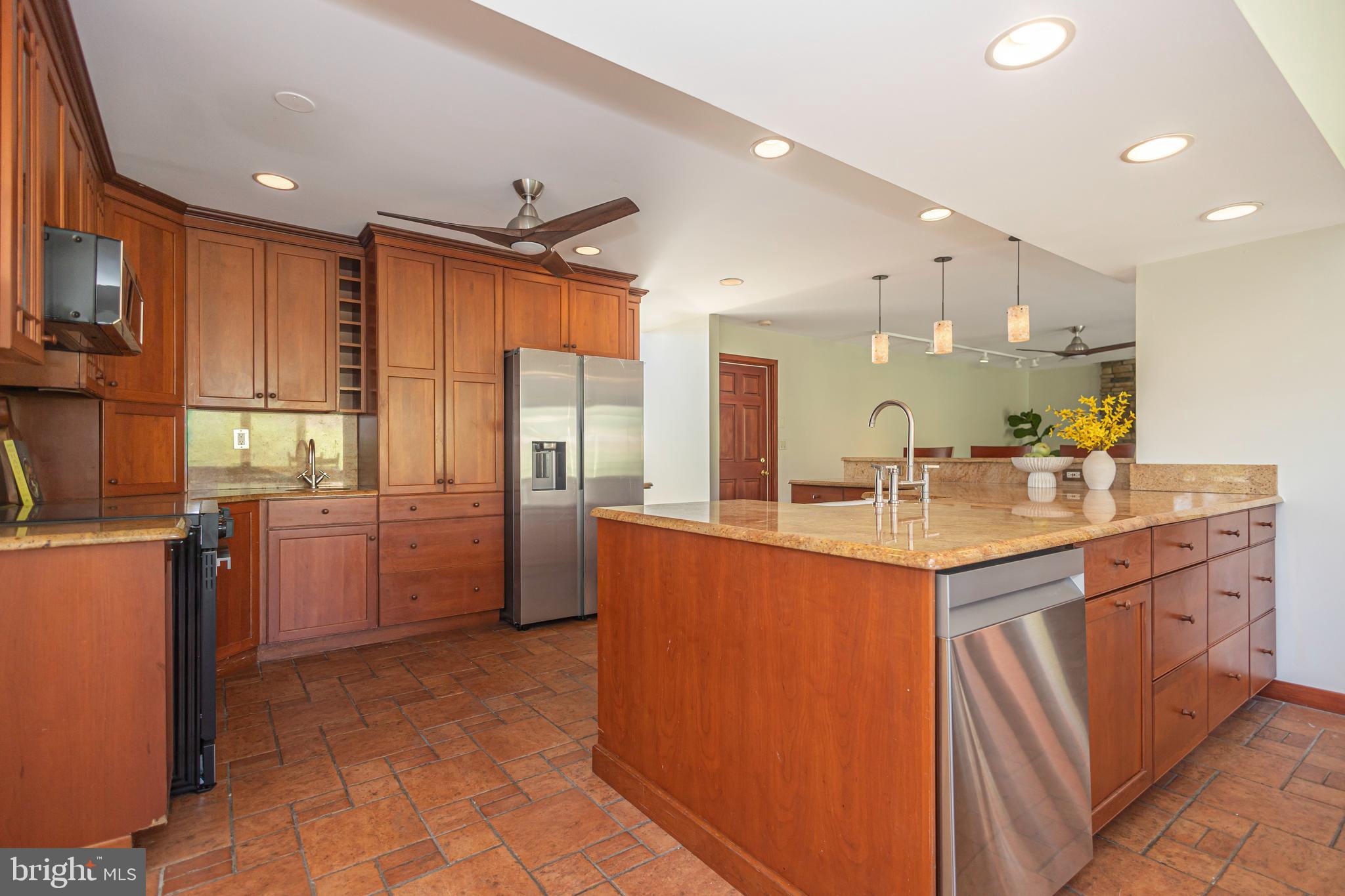 RIDGE VALLEY - Residential