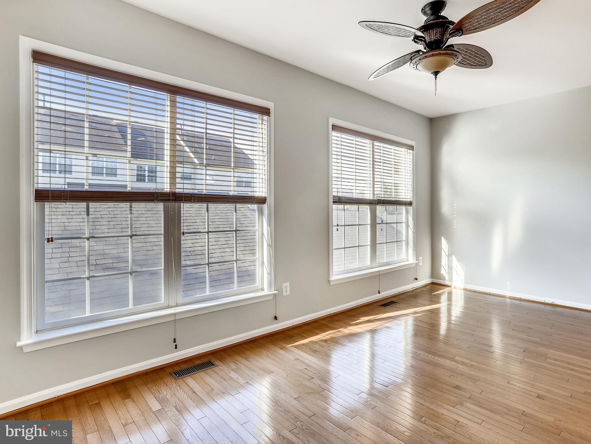 RETREAT AT FAIRWOOD TOWN - Residential Lease