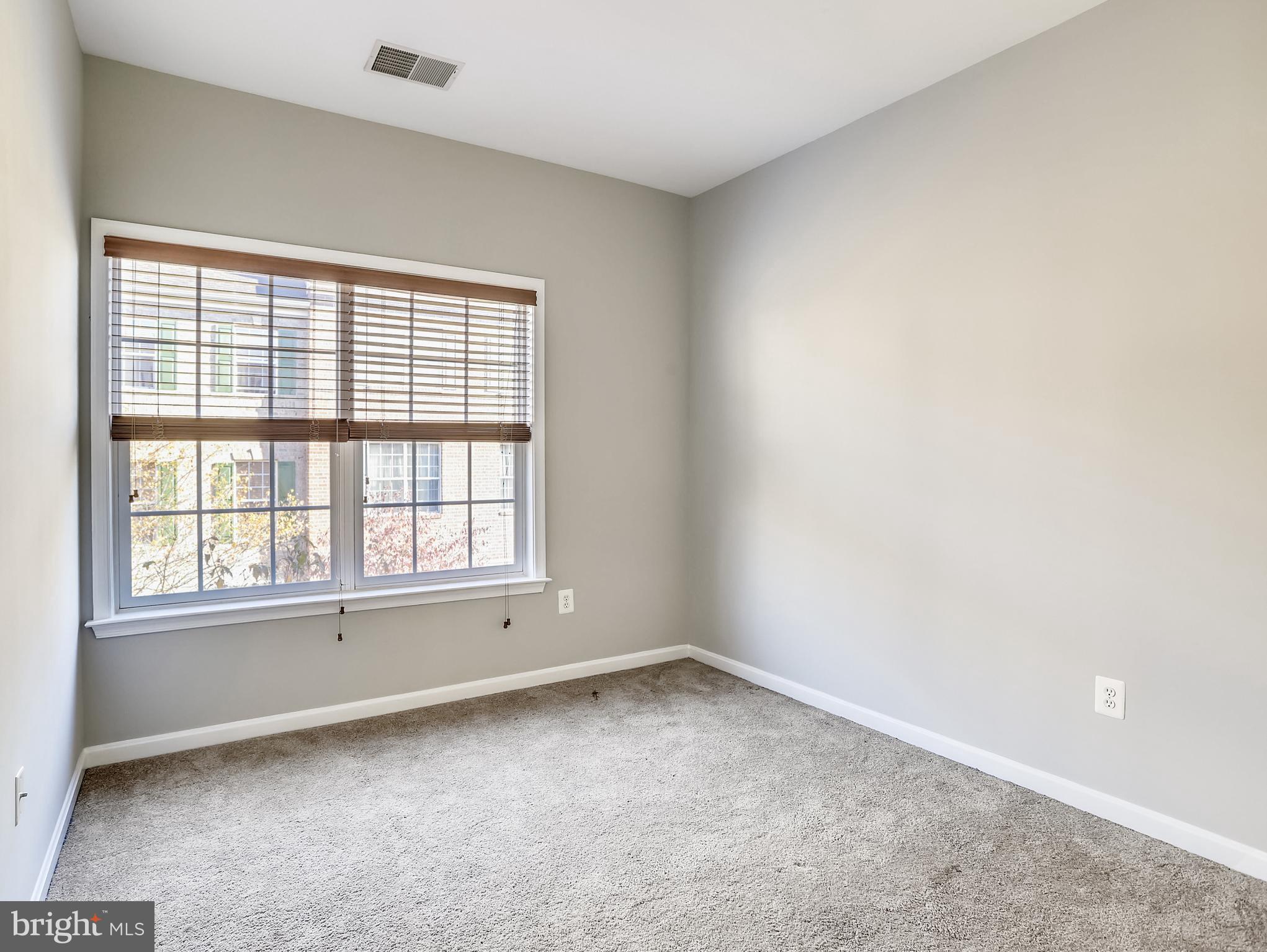 RETREAT AT FAIRWOOD TOWN - Residential Lease