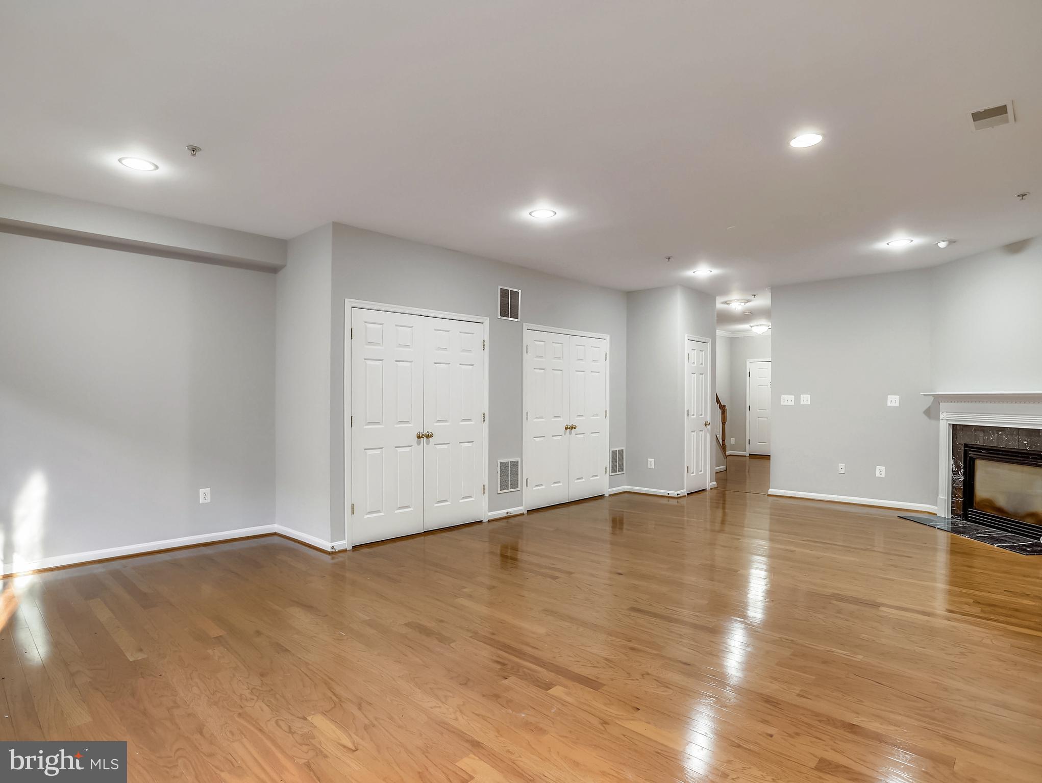 RETREAT AT FAIRWOOD TOWN - Residential Lease