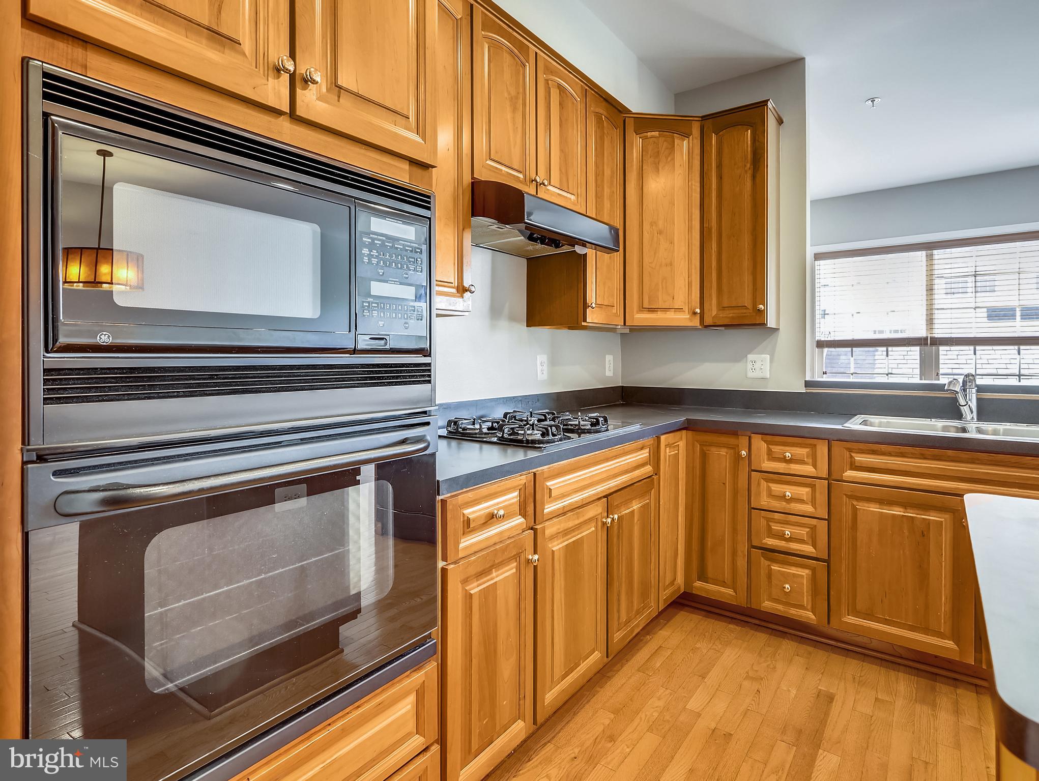 RETREAT AT FAIRWOOD TOWN - Residential Lease