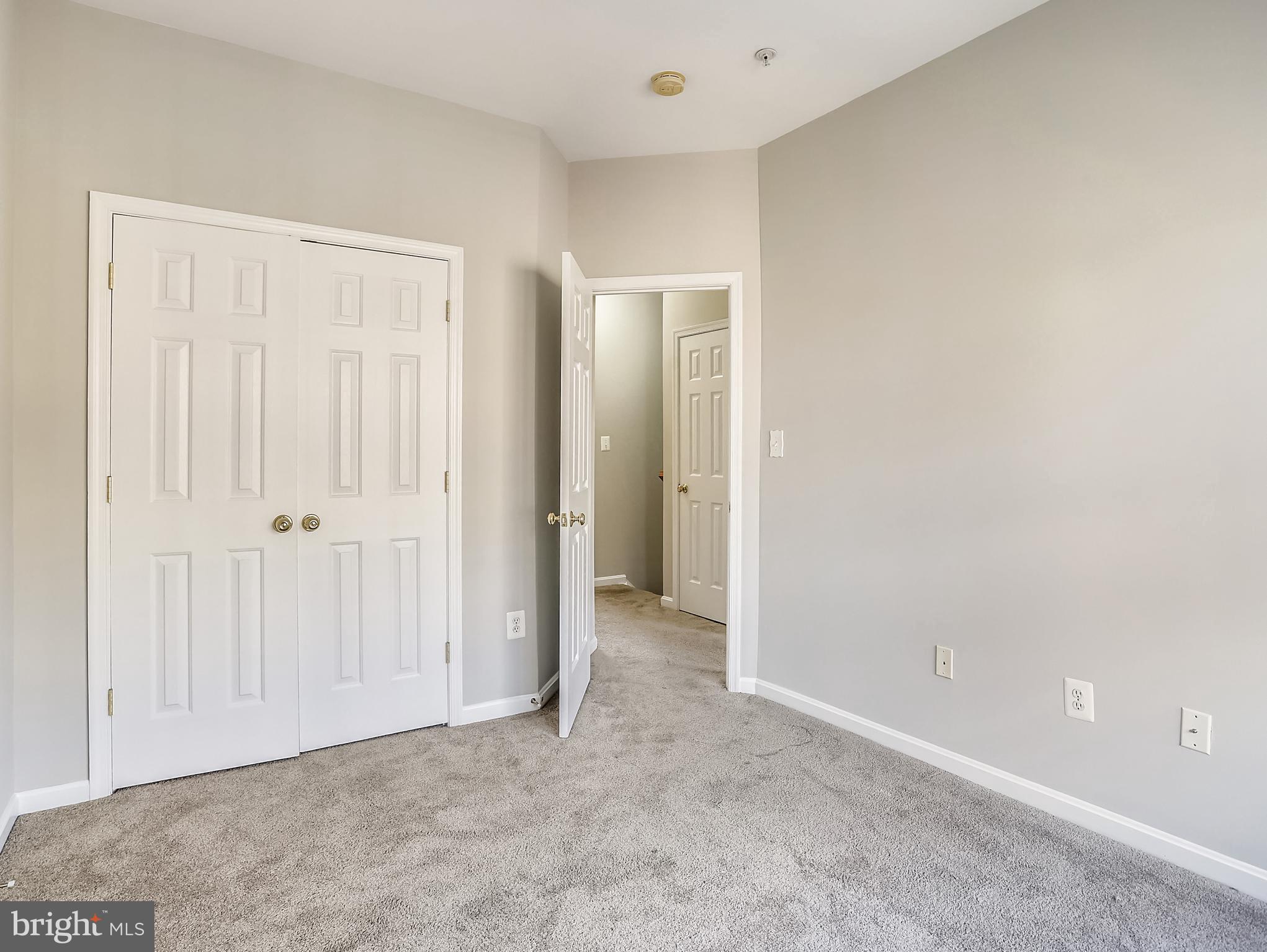 RETREAT AT FAIRWOOD TOWN - Residential Lease