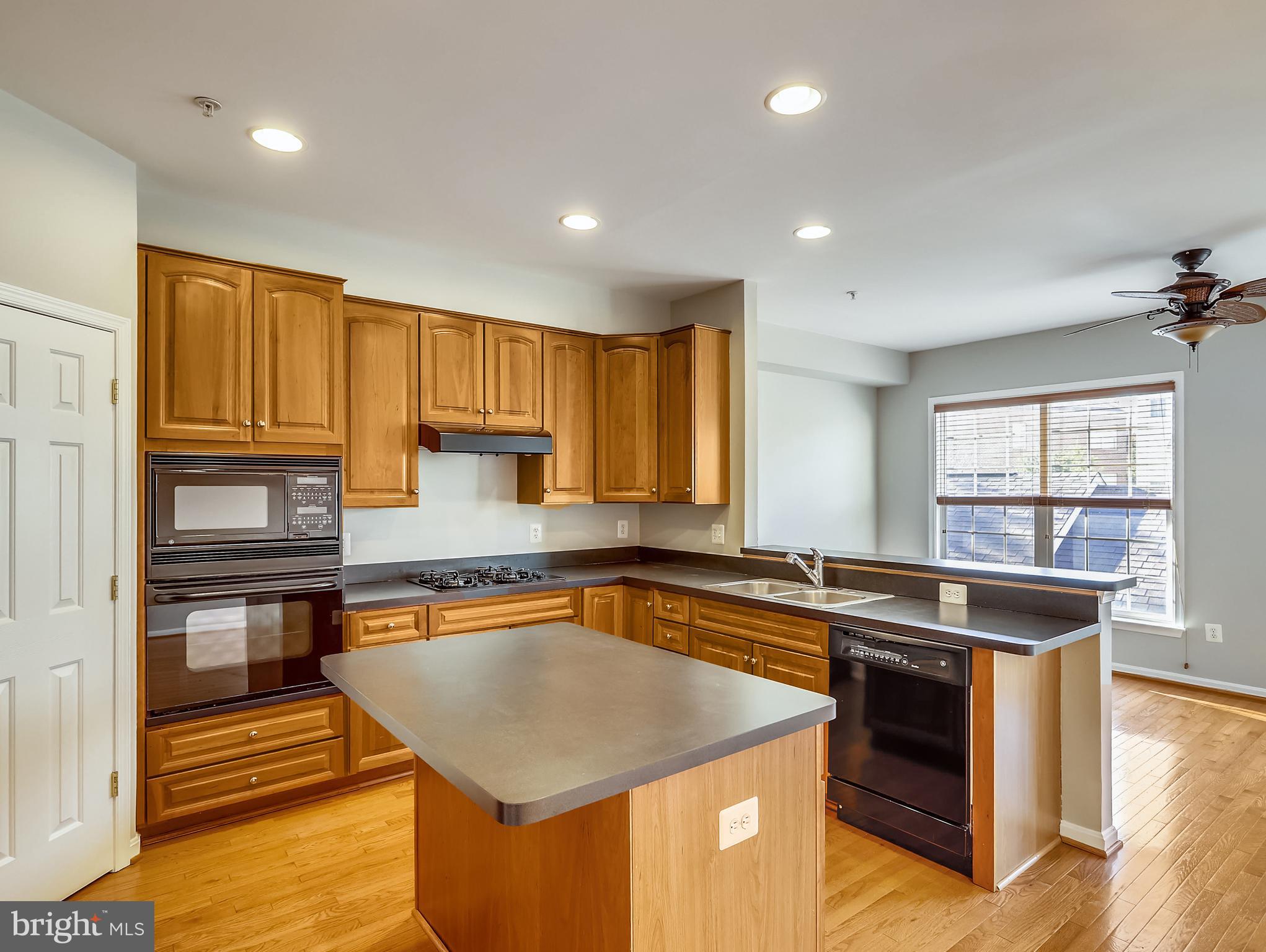 RETREAT AT FAIRWOOD TOWN - Residential Lease