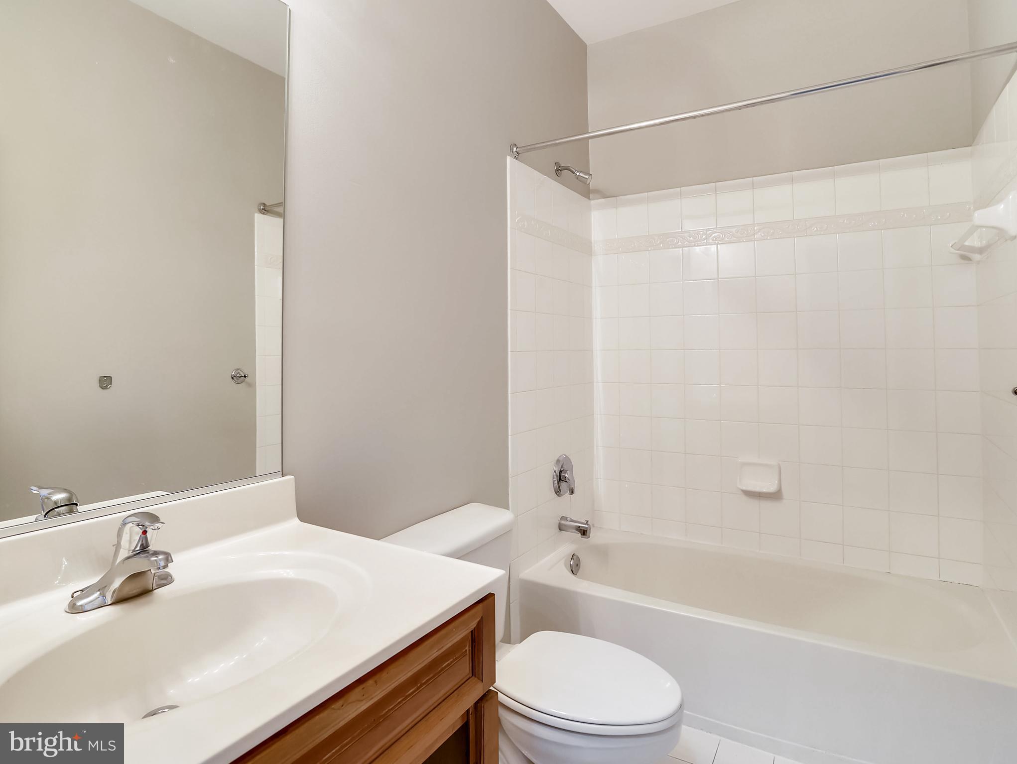 RETREAT AT FAIRWOOD TOWN - Residential Lease