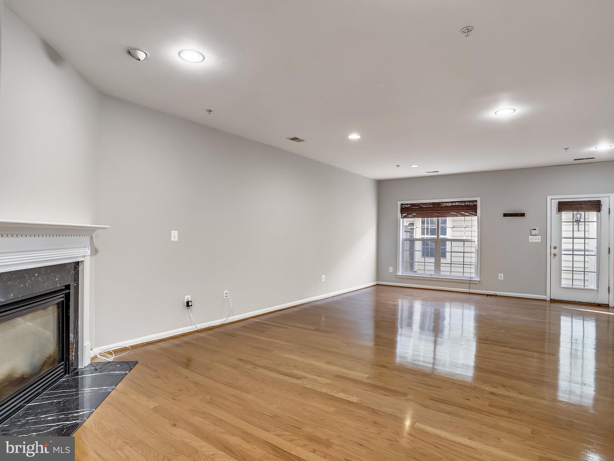 RETREAT AT FAIRWOOD TOWN - Residential Lease