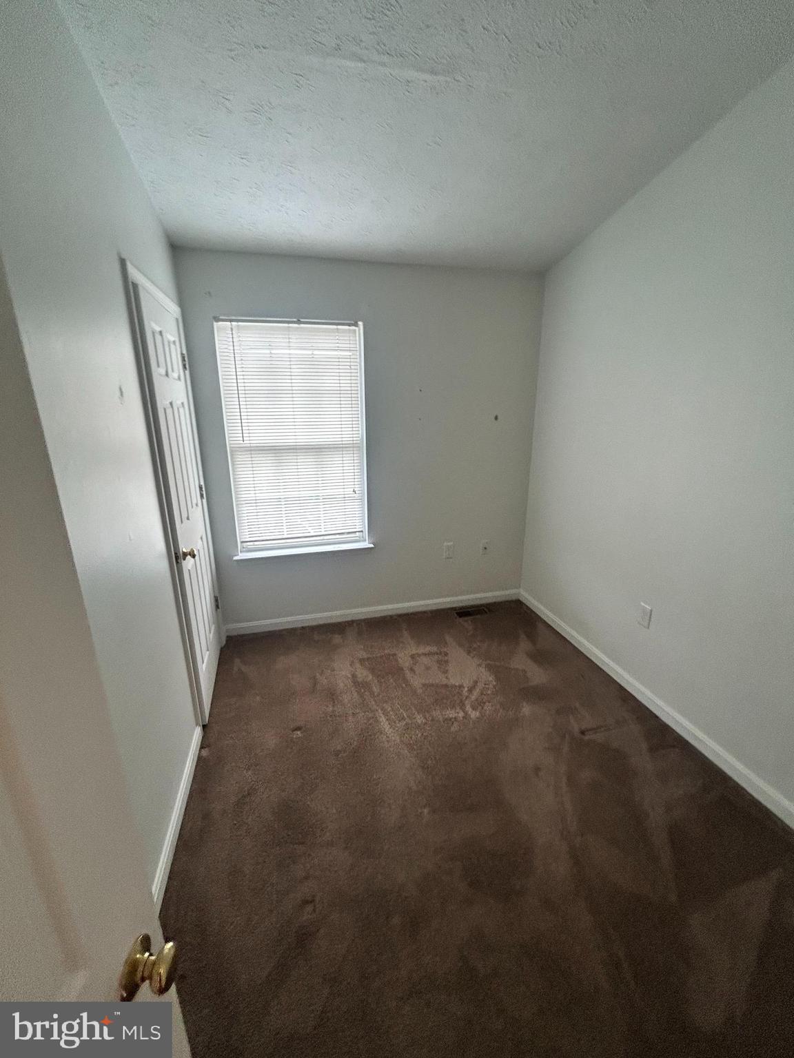 HUNTINGTON MEADOWS - Residential Lease