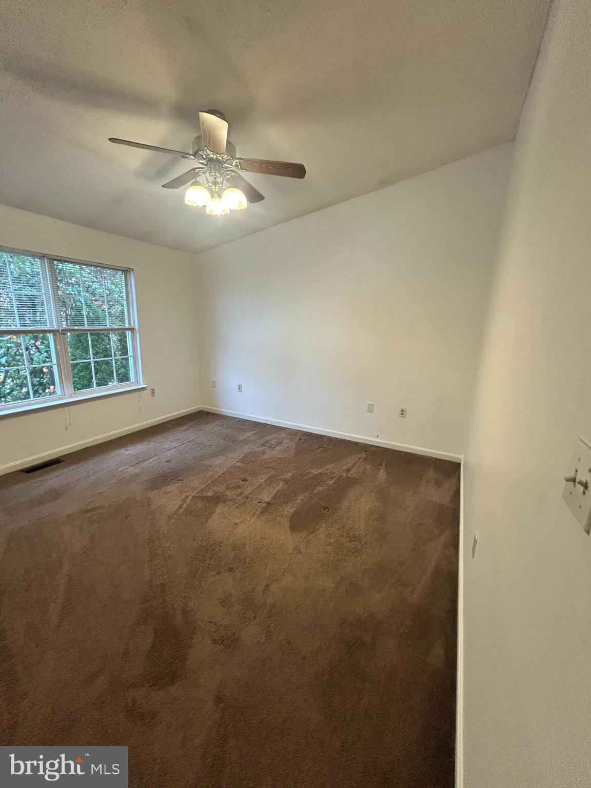 HUNTINGTON MEADOWS - Residential Lease