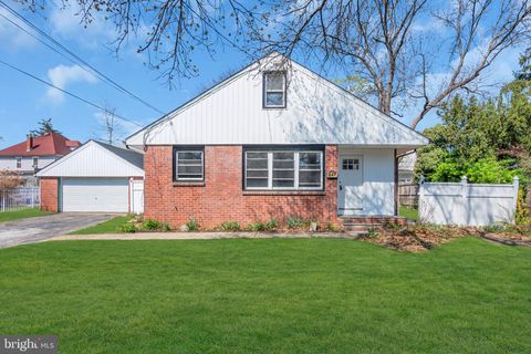 Homes For Sale - 247 Woodlawn Avenue<br/> Camden County, COLLINGSWOOD, NJ 08108