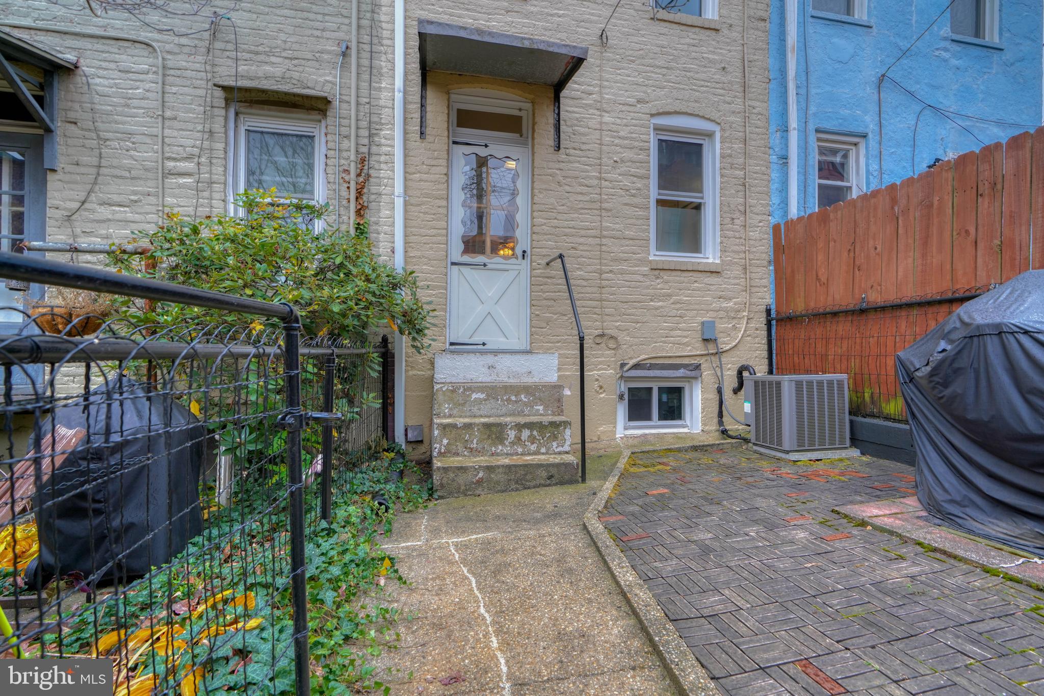 HAMPDEN HISTORIC DISTRICT - Residential