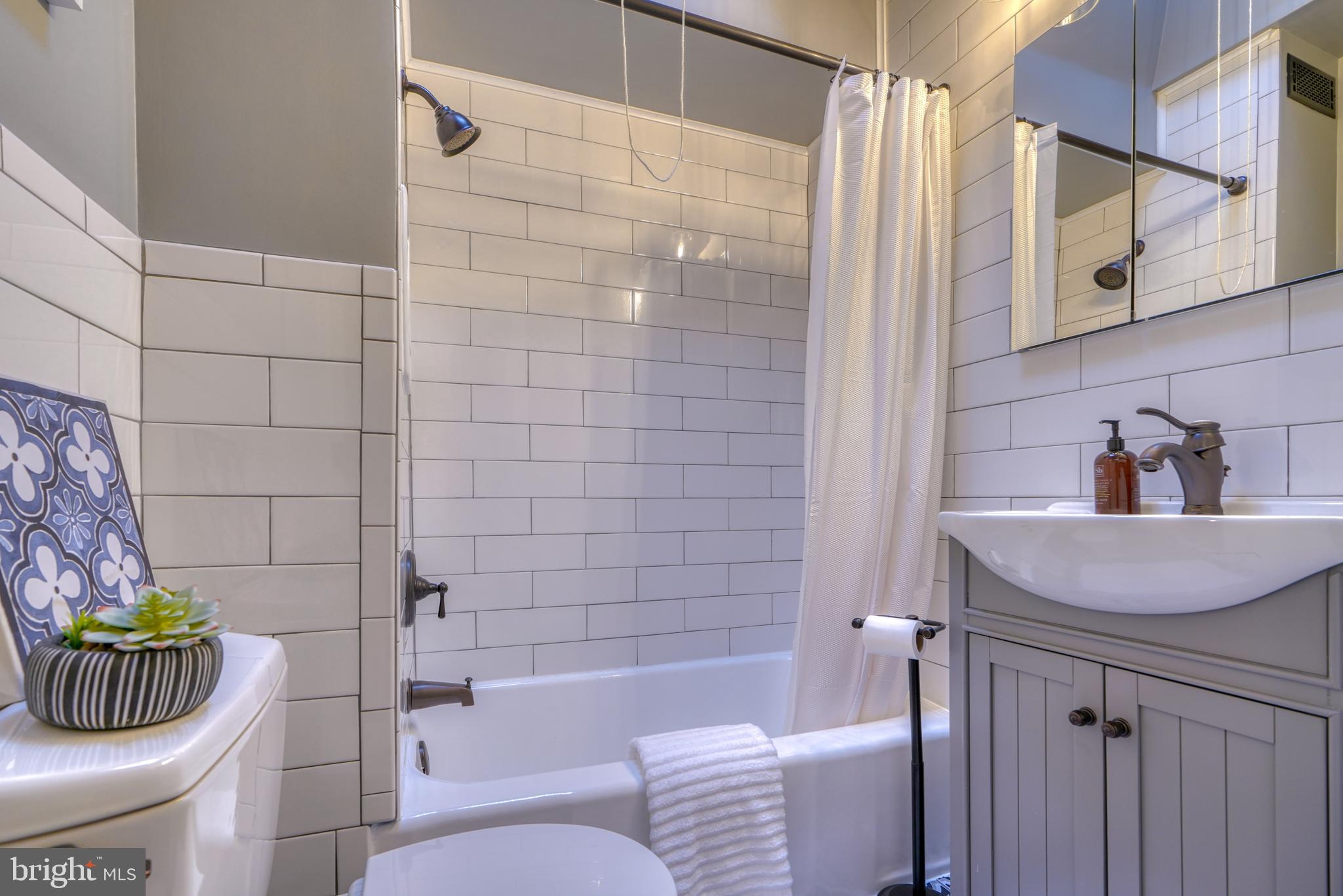 HAMPDEN HISTORIC DISTRICT - Residential