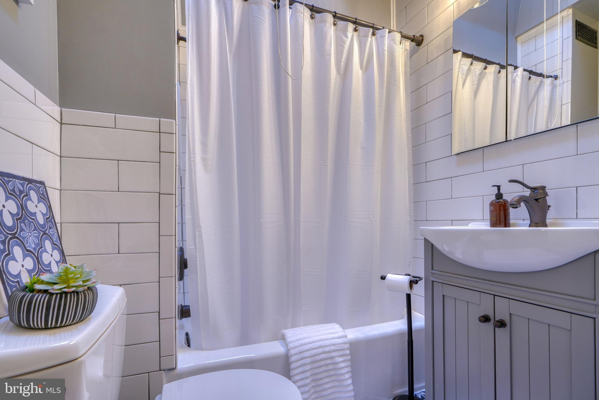 HAMPDEN HISTORIC DISTRICT - Residential