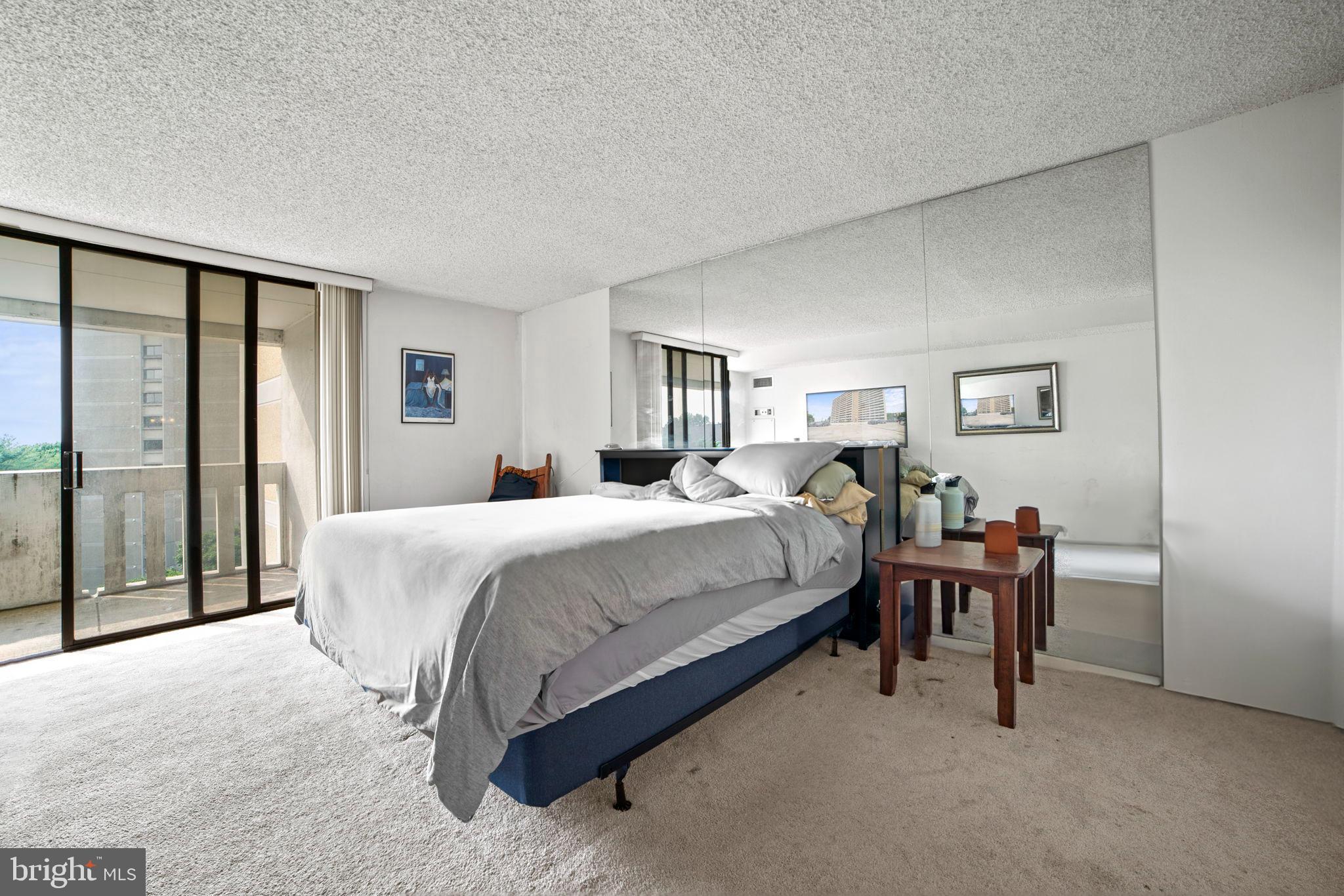 ALEXANDRIA KNOLLS - Residential