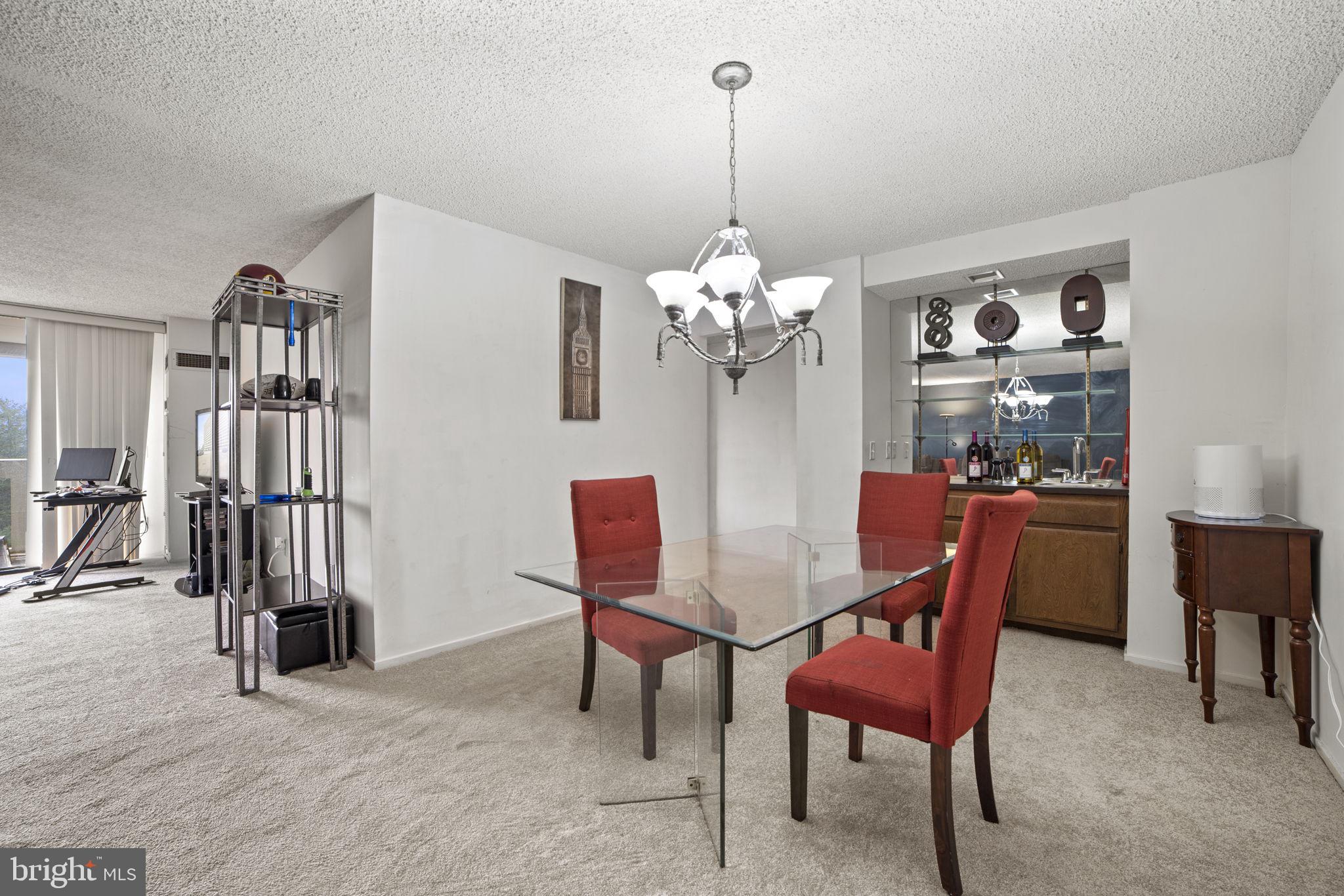 ALEXANDRIA KNOLLS - Residential