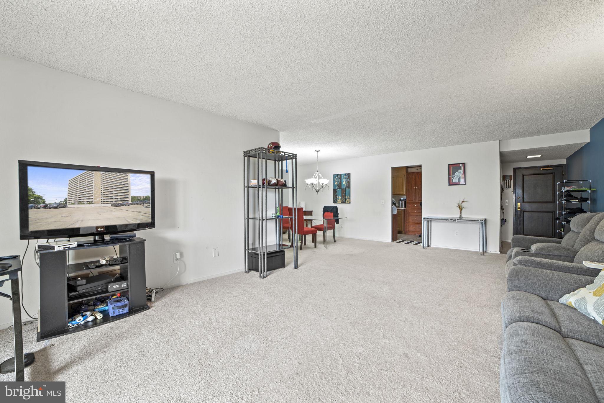 ALEXANDRIA KNOLLS - Residential