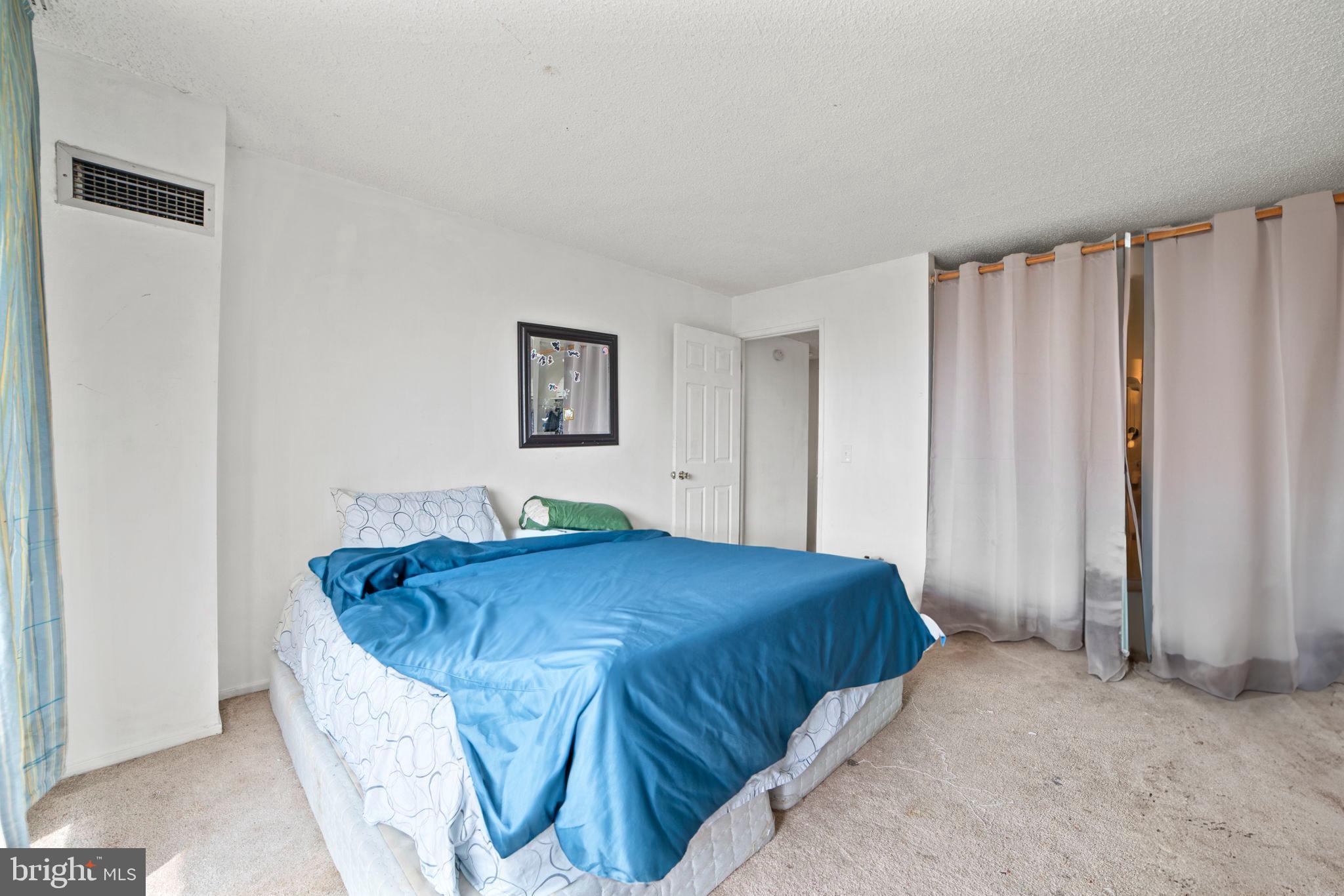 ALEXANDRIA KNOLLS - Residential